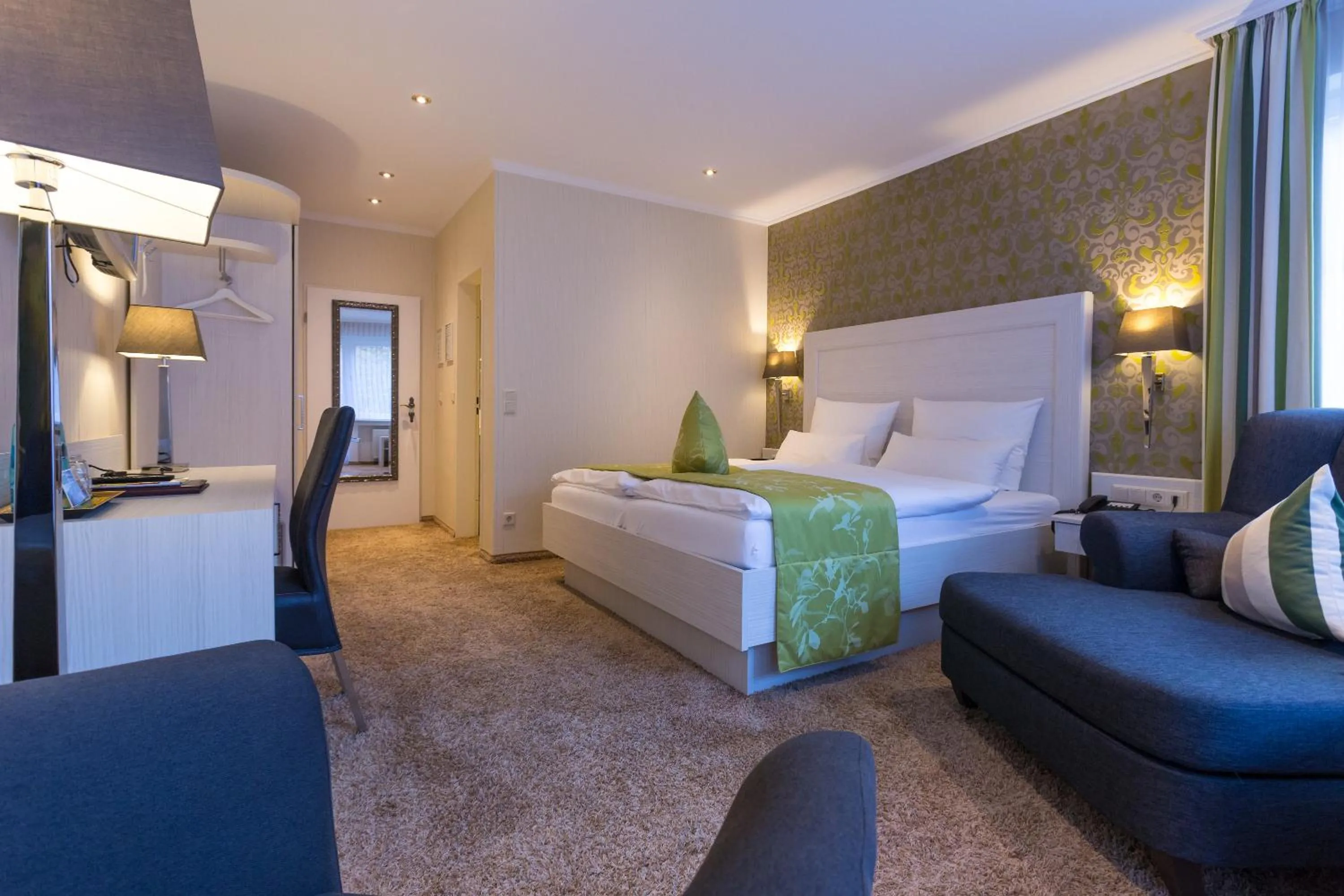 Photo of the whole room, Bed in Hotel Garni Fürst von Waldeck