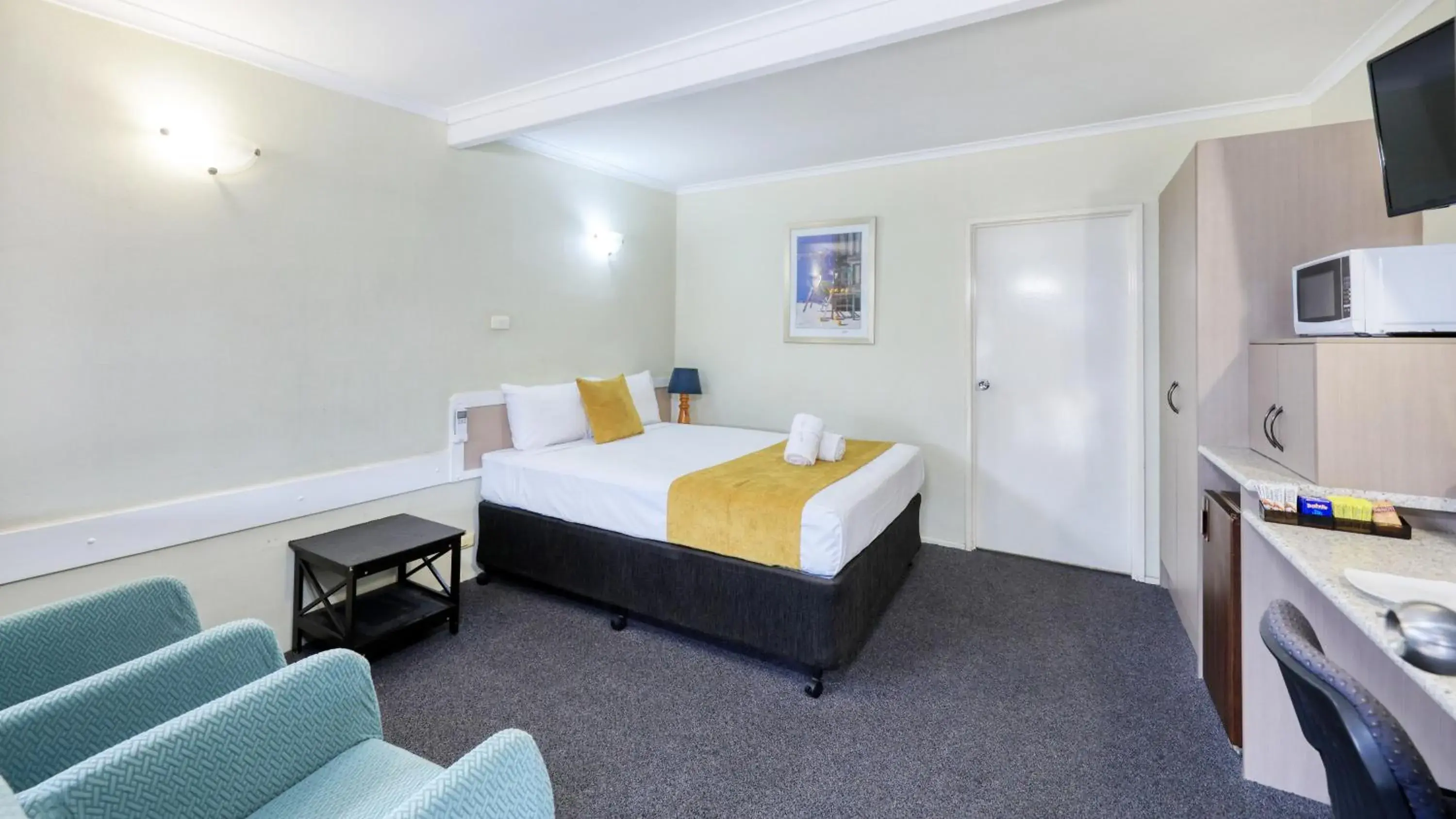 Standard Queen Room in Biloela Centre Motel & Grevillea Steakhouse & Bar Standard Queen Room in Biloela Centre Motel & Grevillea Steakhouse & Bar