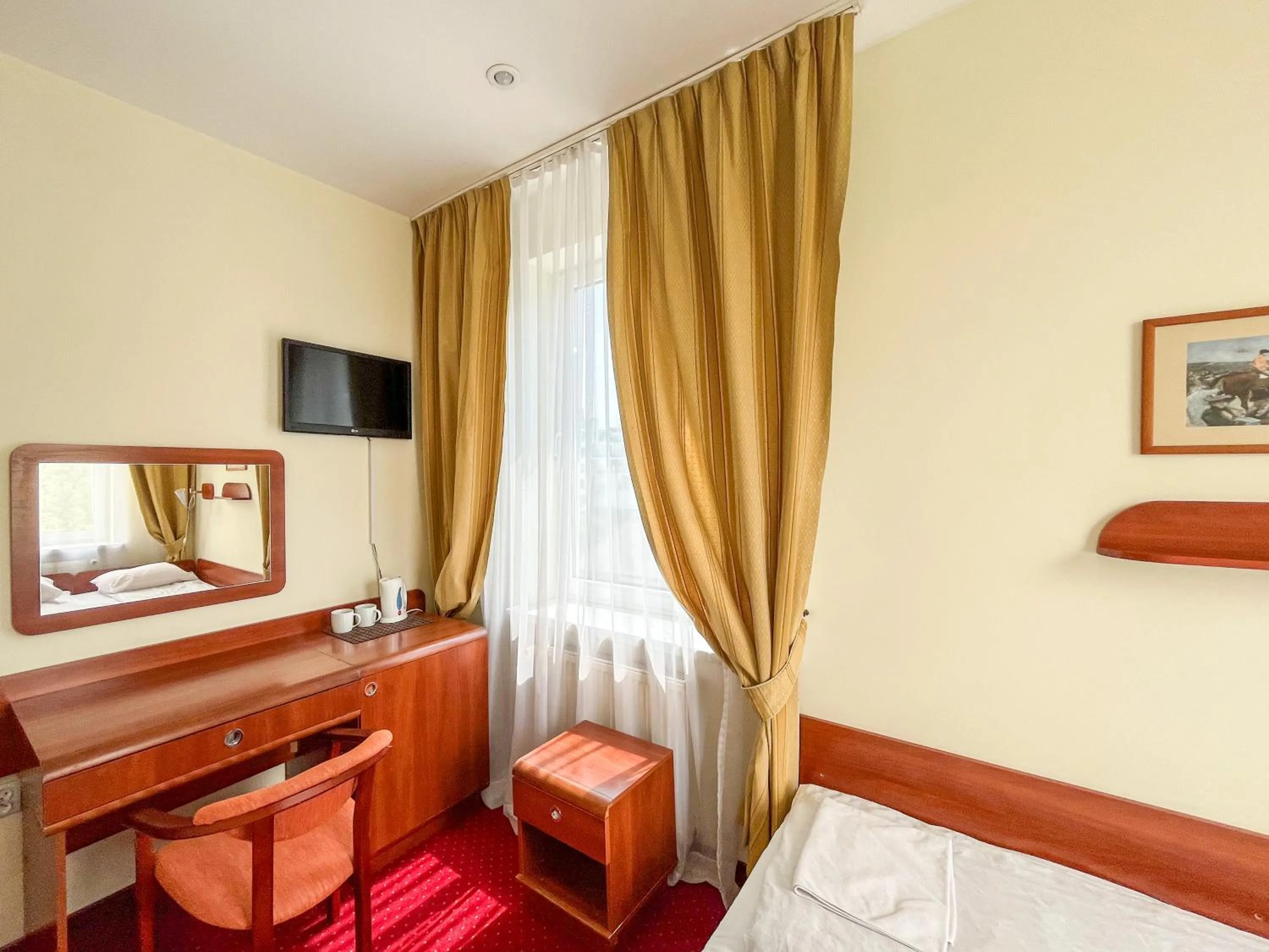 TV and multimedia, Bed in Fry House