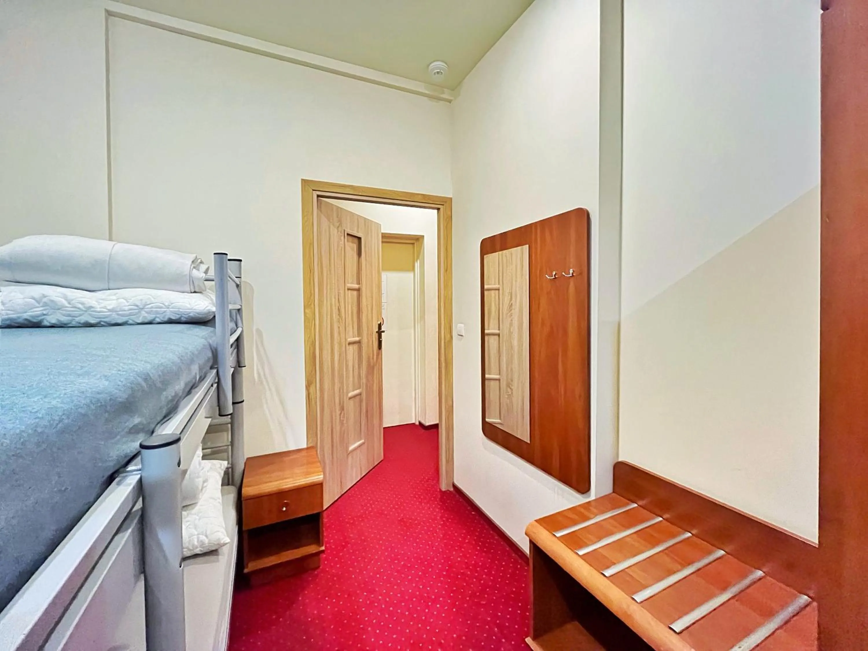 Shower, Bed in Fry House