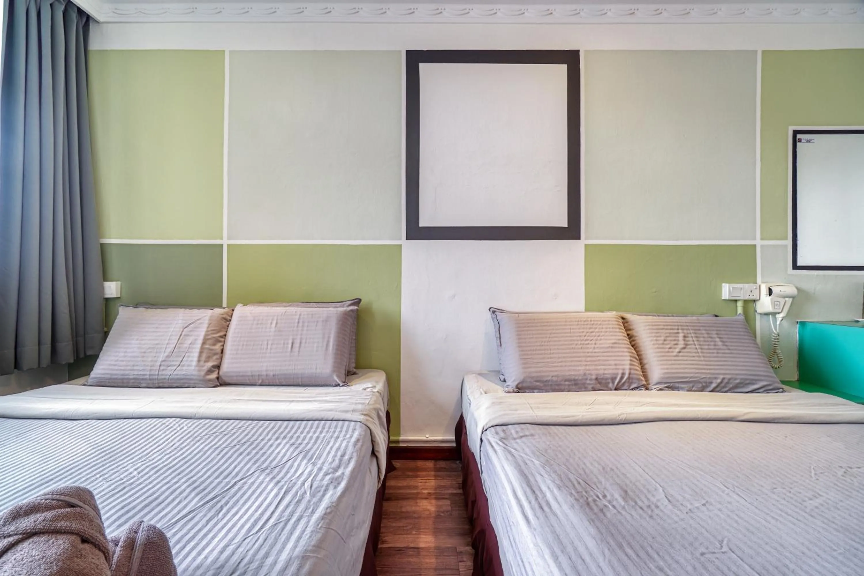 Bed in Parkland Express