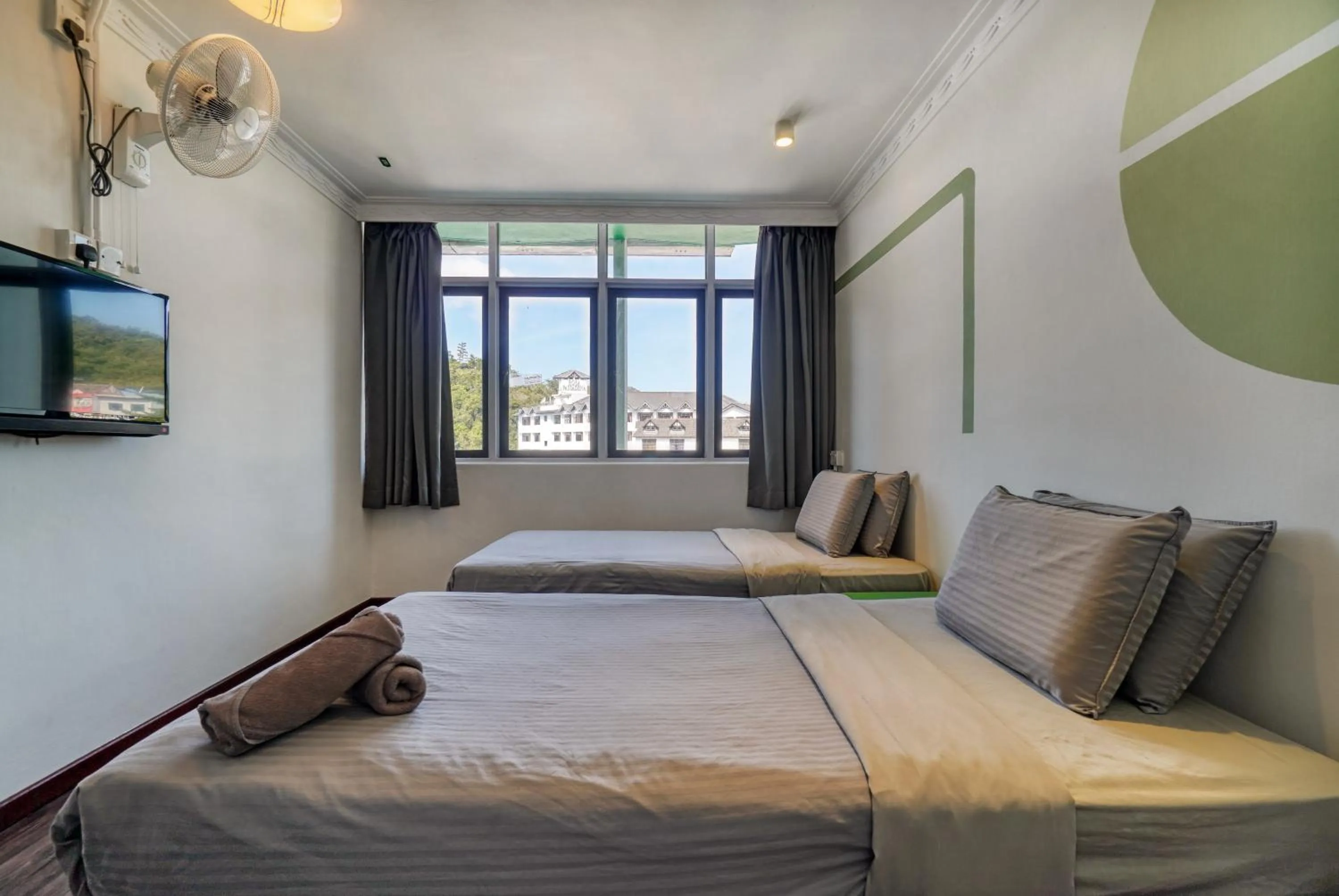 Bed in Parkland Express