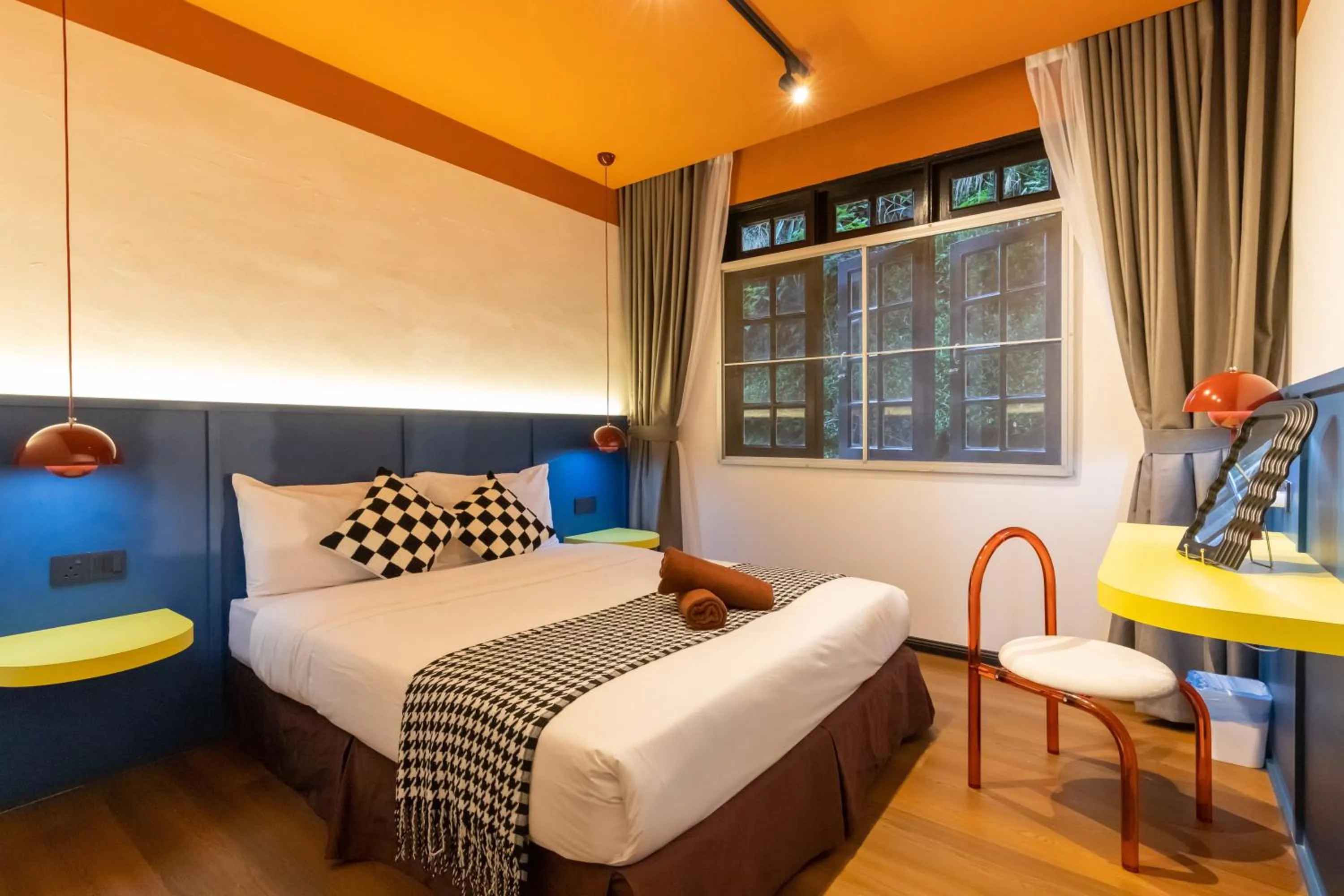 Bed in Parkland Suites