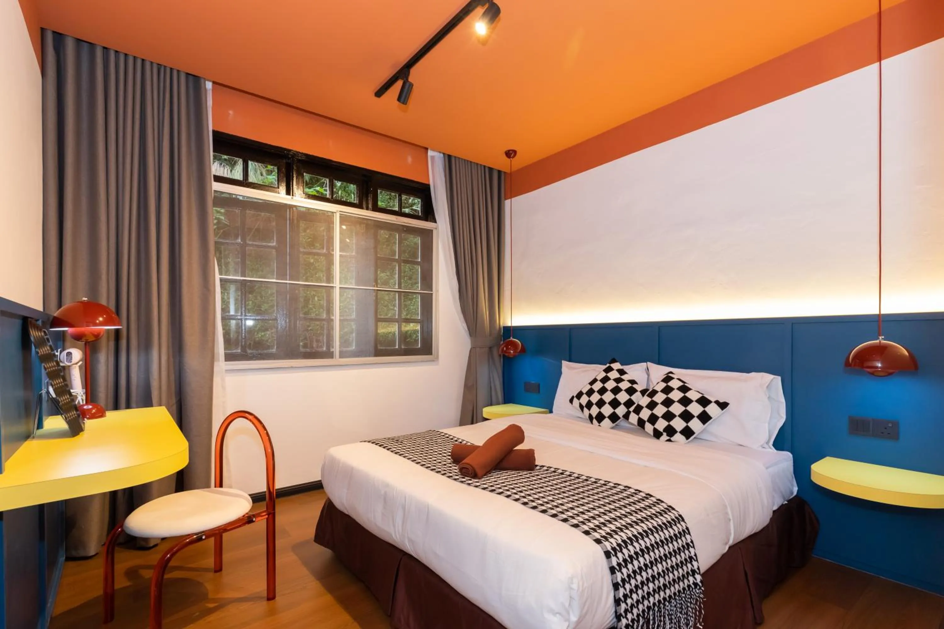 Bed in Parkland Suites