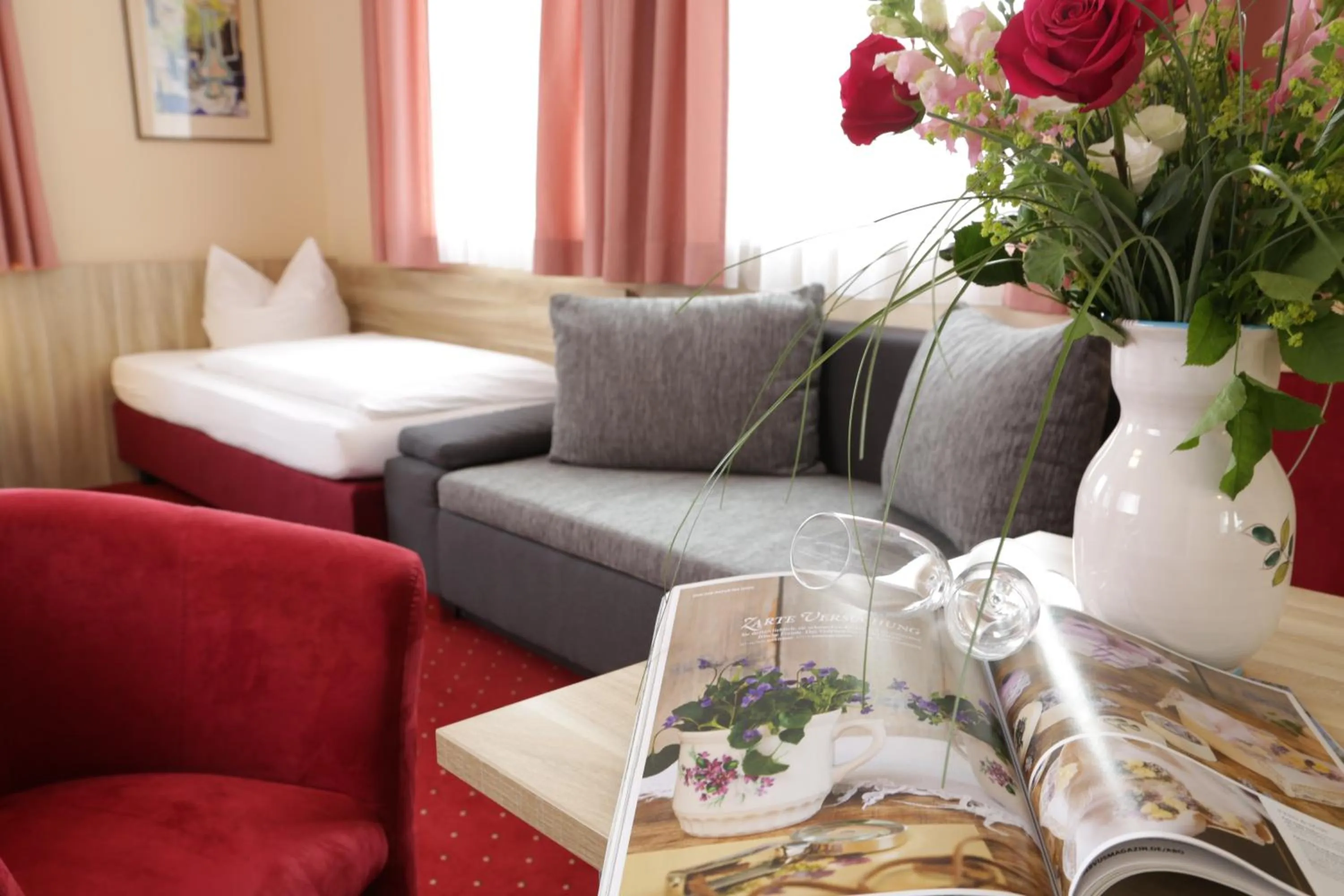 Photo of the whole room, Bed in Gasthof Prinzregent Superior