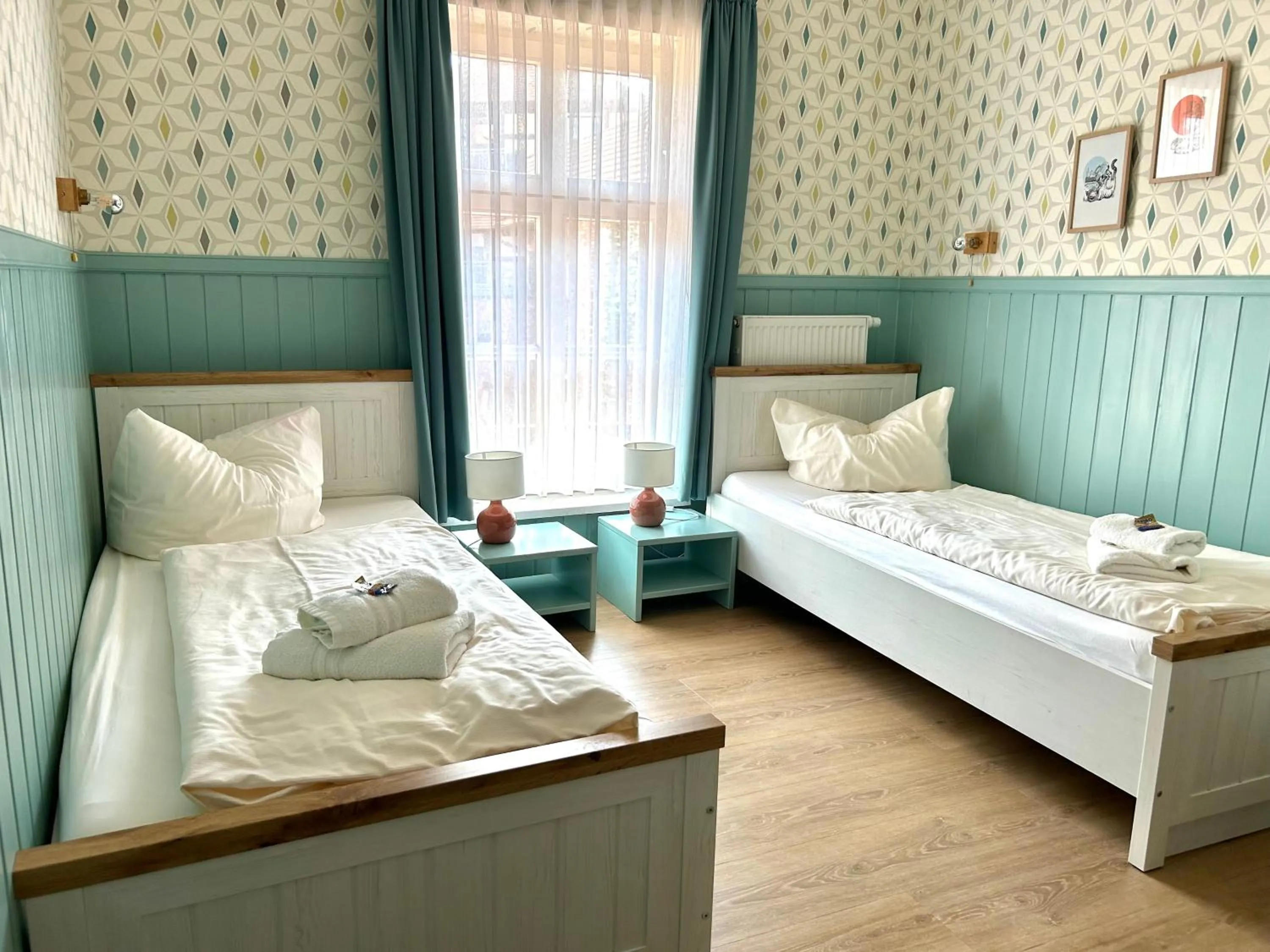 Photo of the whole room, Bed in SCHULZENS Brauerei & Hotel