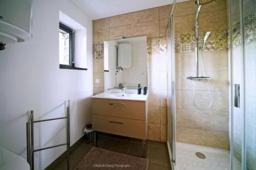 Bathroom in gîte Les Marronniers