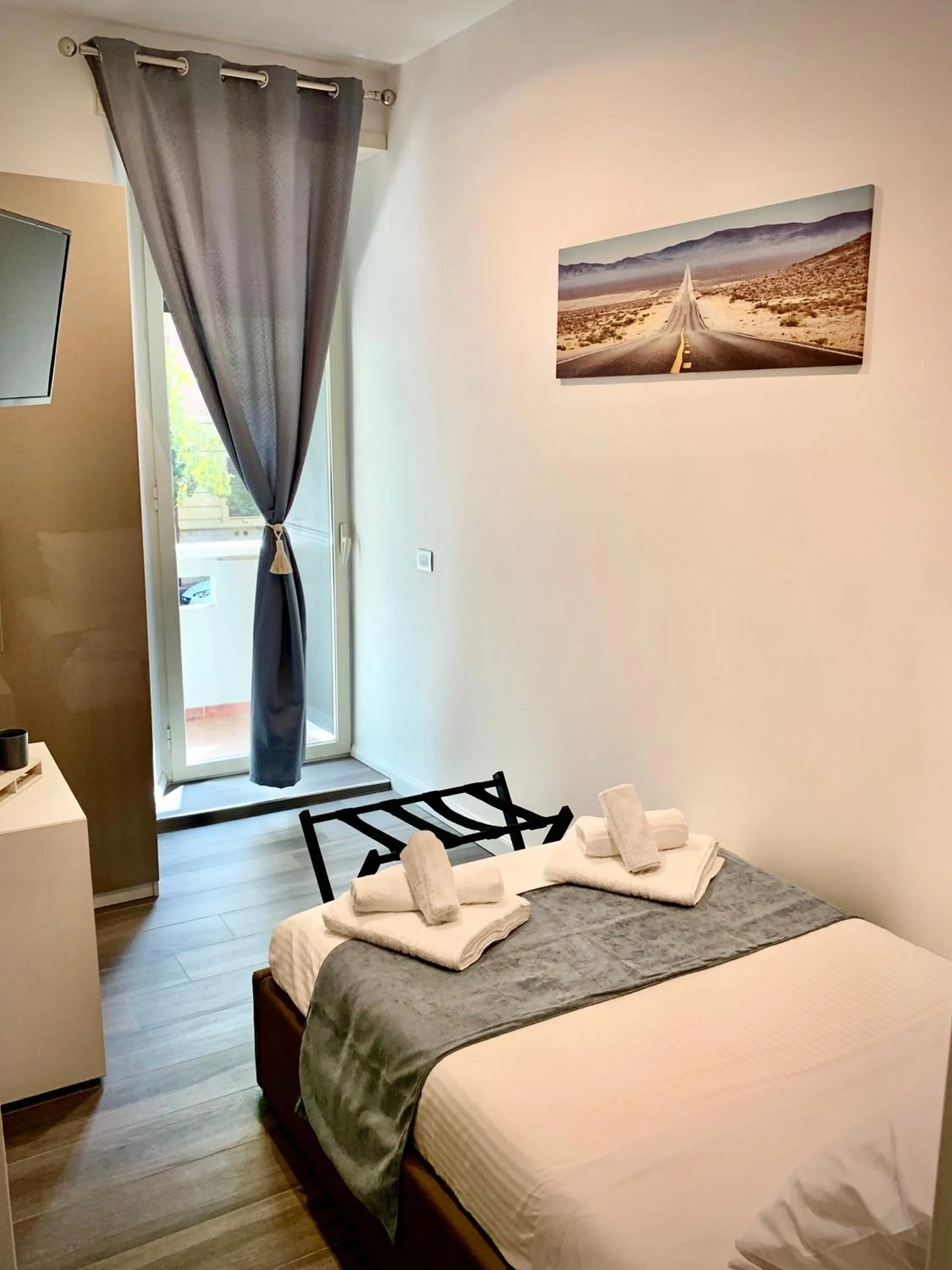 Bed in 4 Vatican Rooms