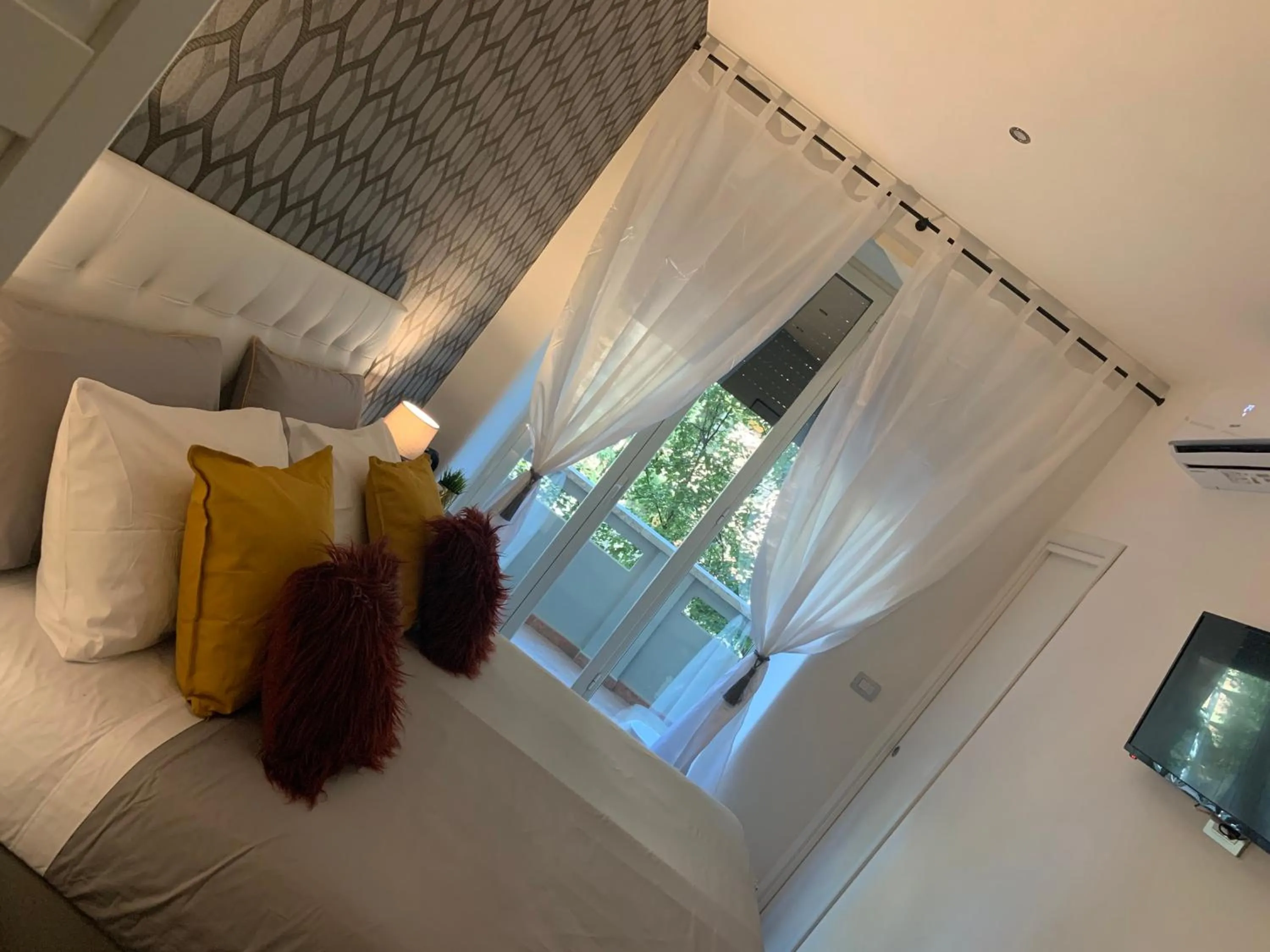 Bed in 4 Vatican Rooms