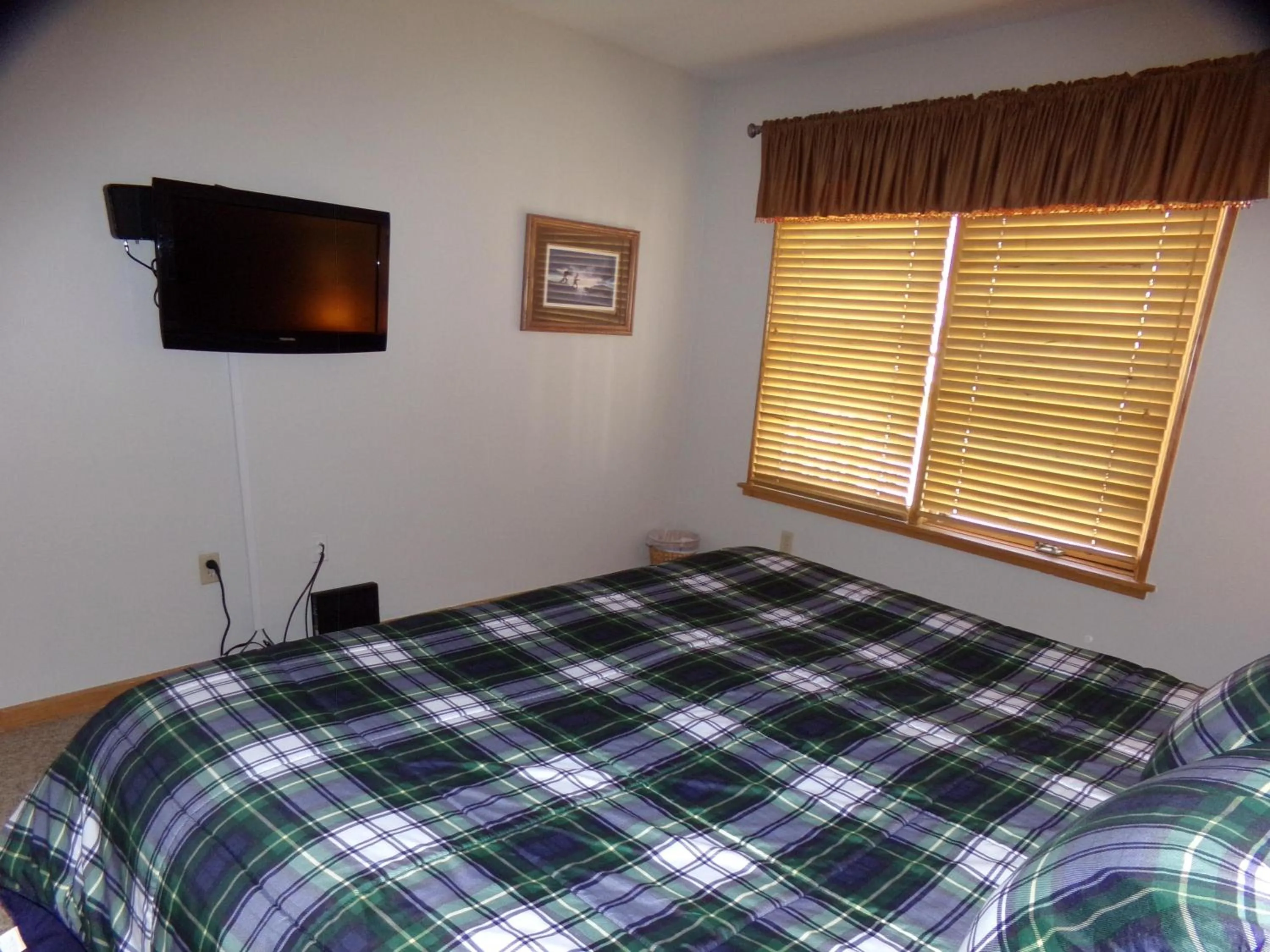 TV and multimedia, Bed in Black Bear 2 Bed 2 Bath BBCS