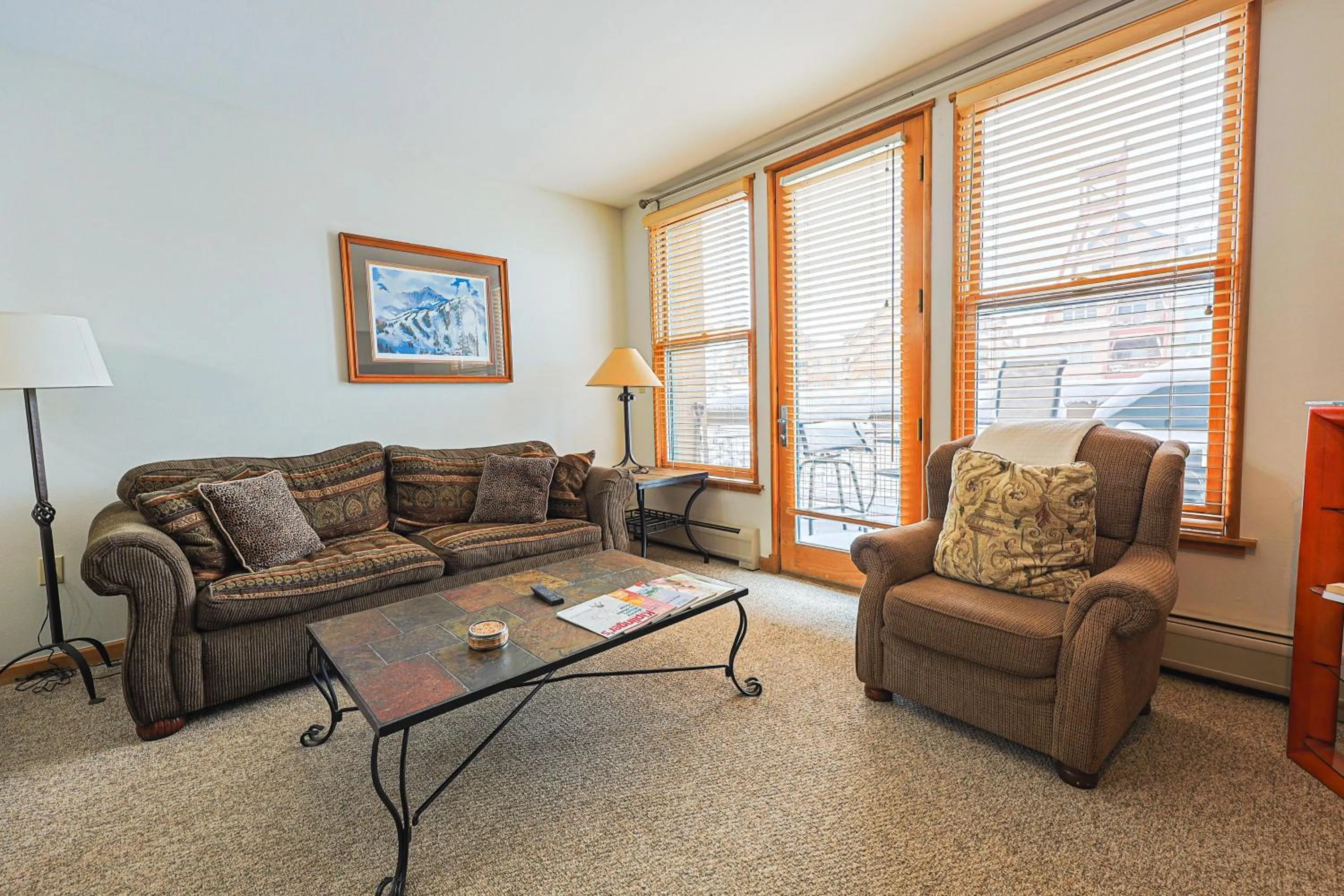 Living room in Black Bear 2 Bed 2 Bath BBCS