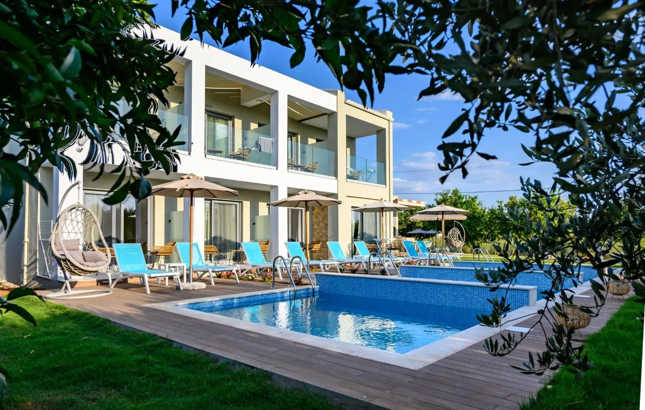 Premium Quadruple Room in Alonaki Resort Premium Quadruple Room in Alonaki Resort