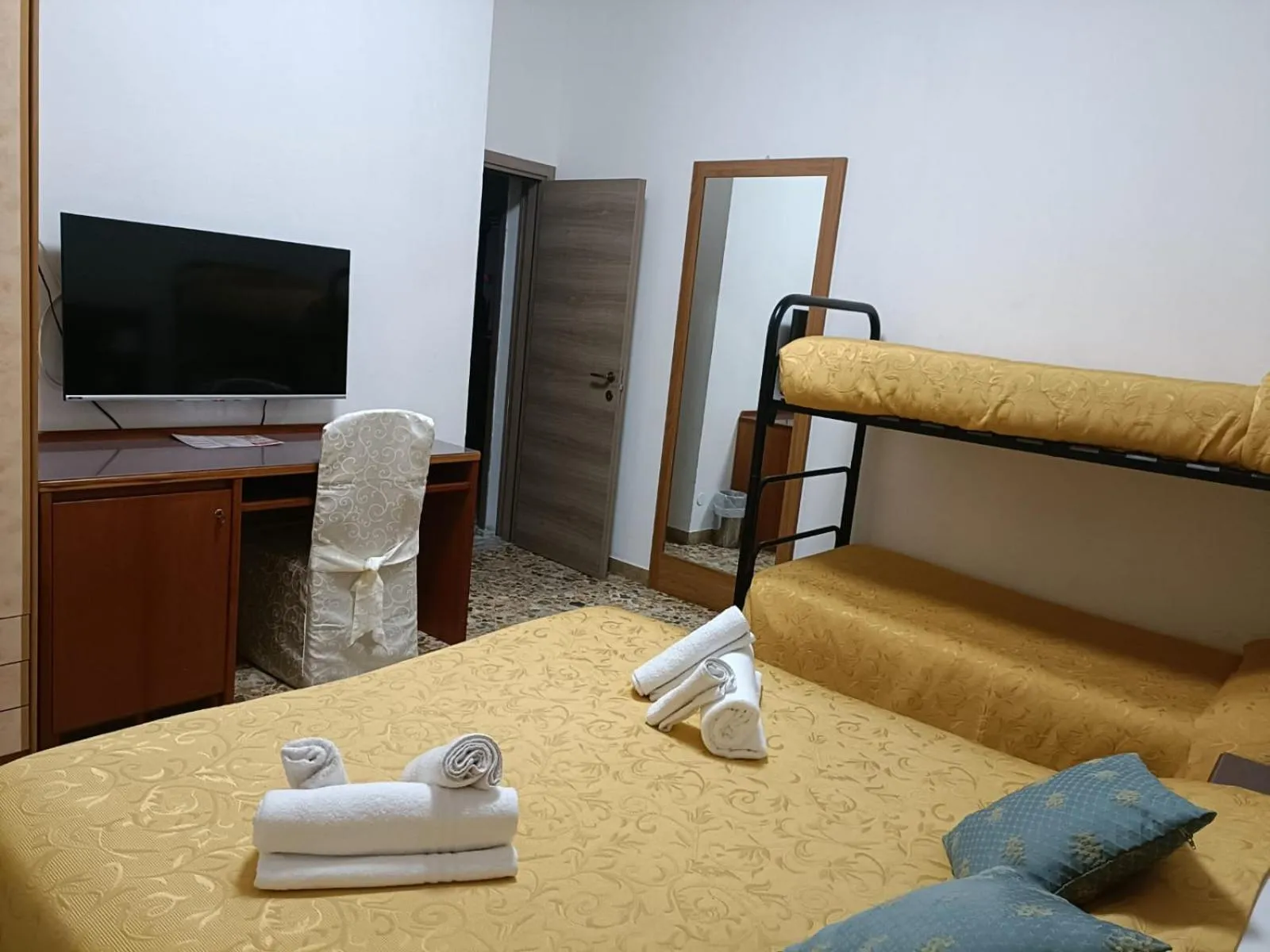 TV and multimedia, Bed in Domus Cesena
