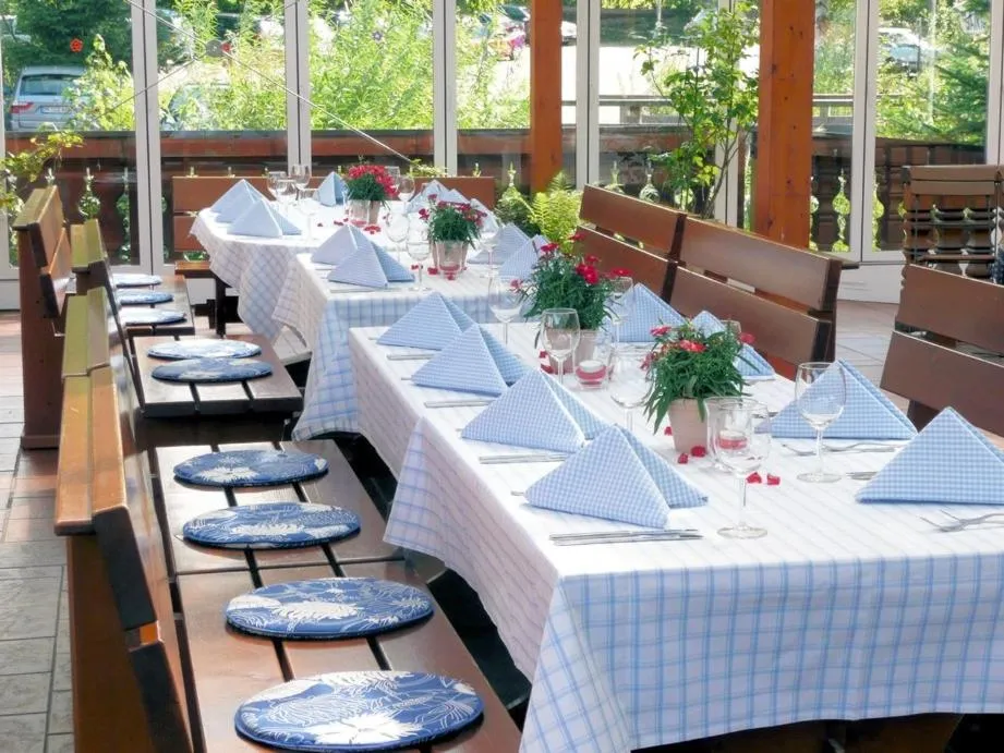 Restaurant/places to eat in Landhotel Untere Kapfenhardter Mühle