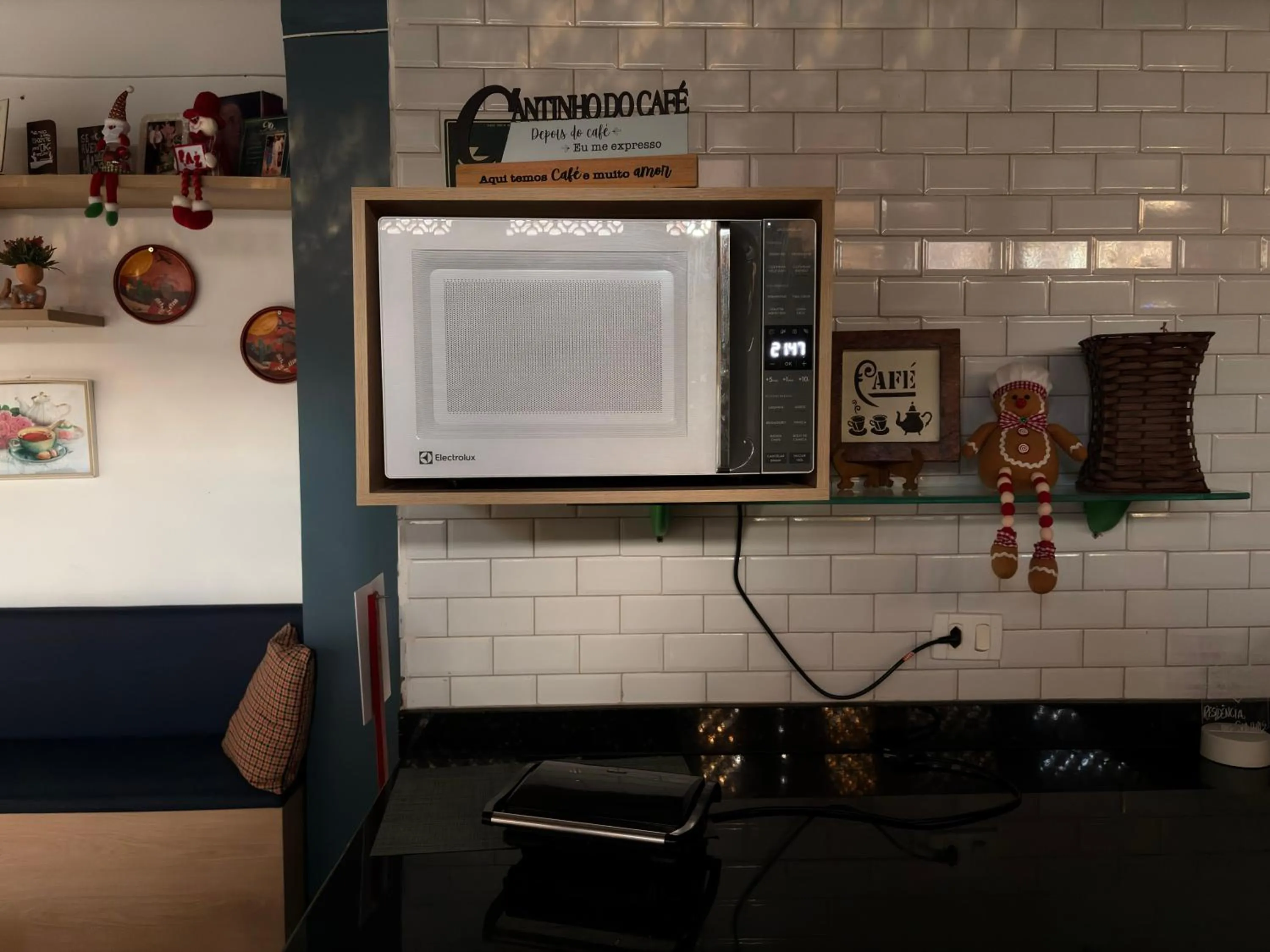 microwave in Pousada Residência dos Sonhos