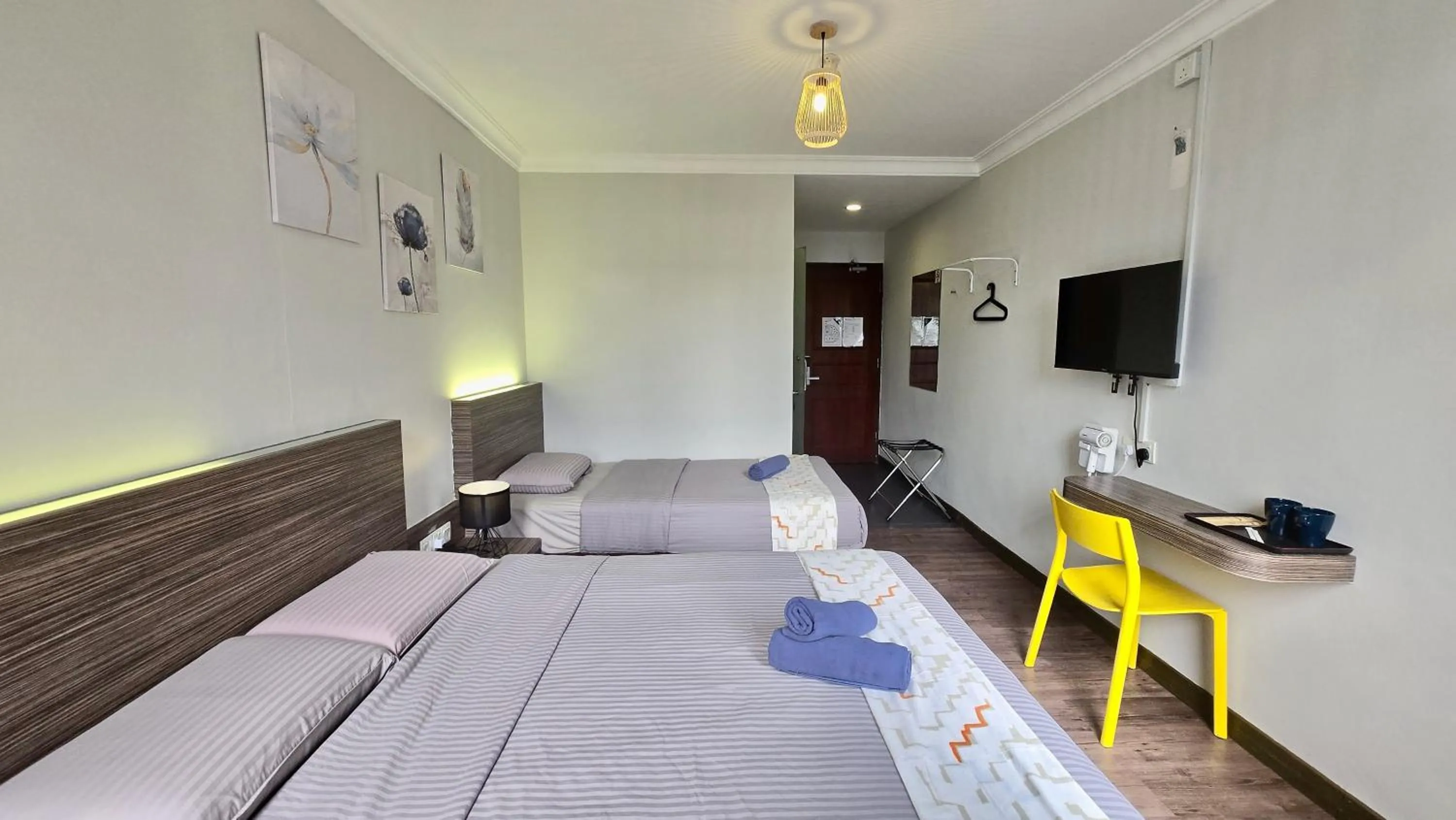 Bed in Parkland Hotel