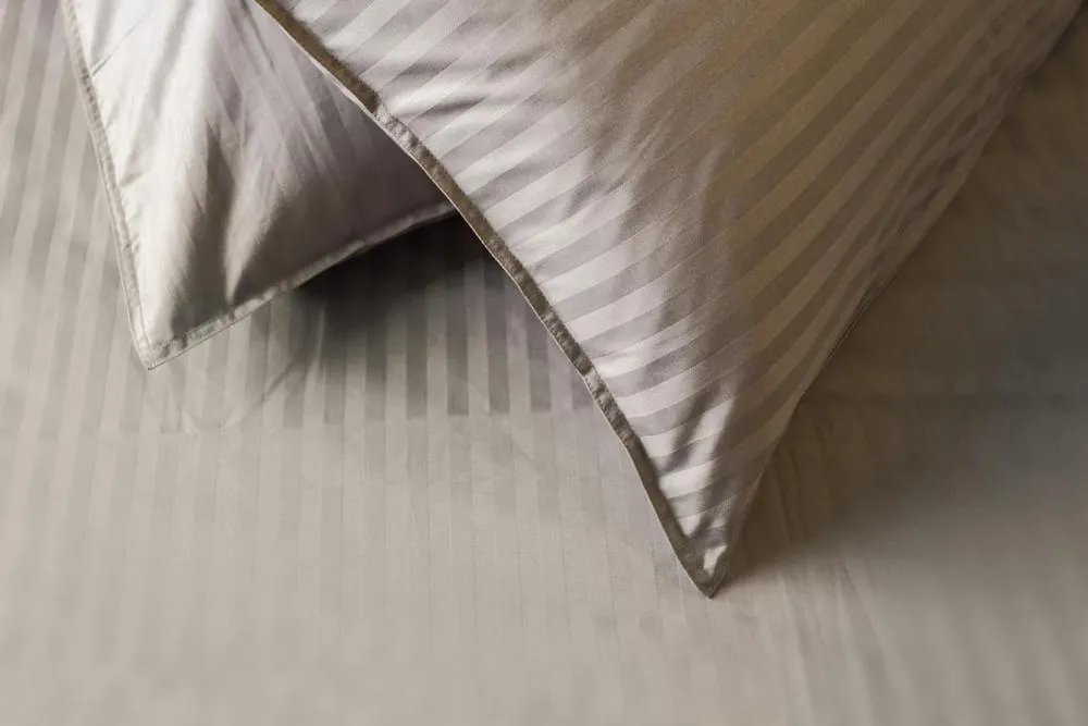 Bed in Parkland Hotel