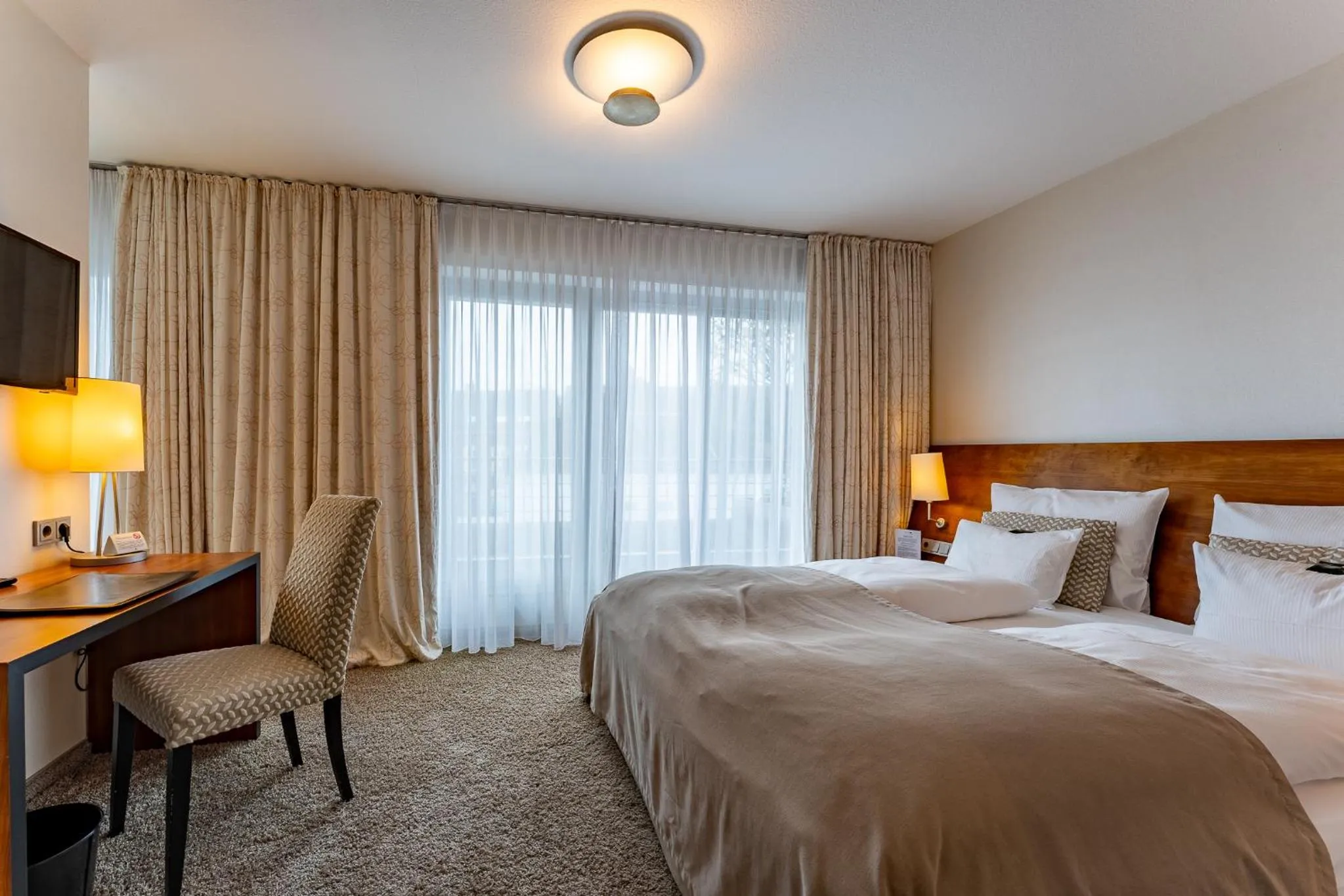 Photo of the whole room, Bed in Wellings Romantik Hotel zur Linde