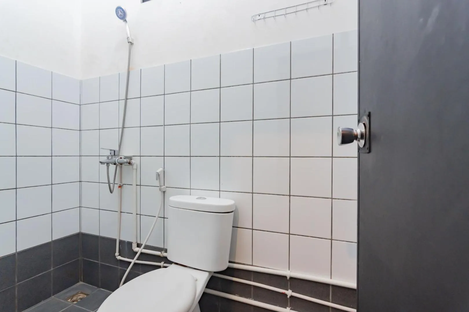 Bathroom in RedDoorz near Exit Toll Pasteur 4