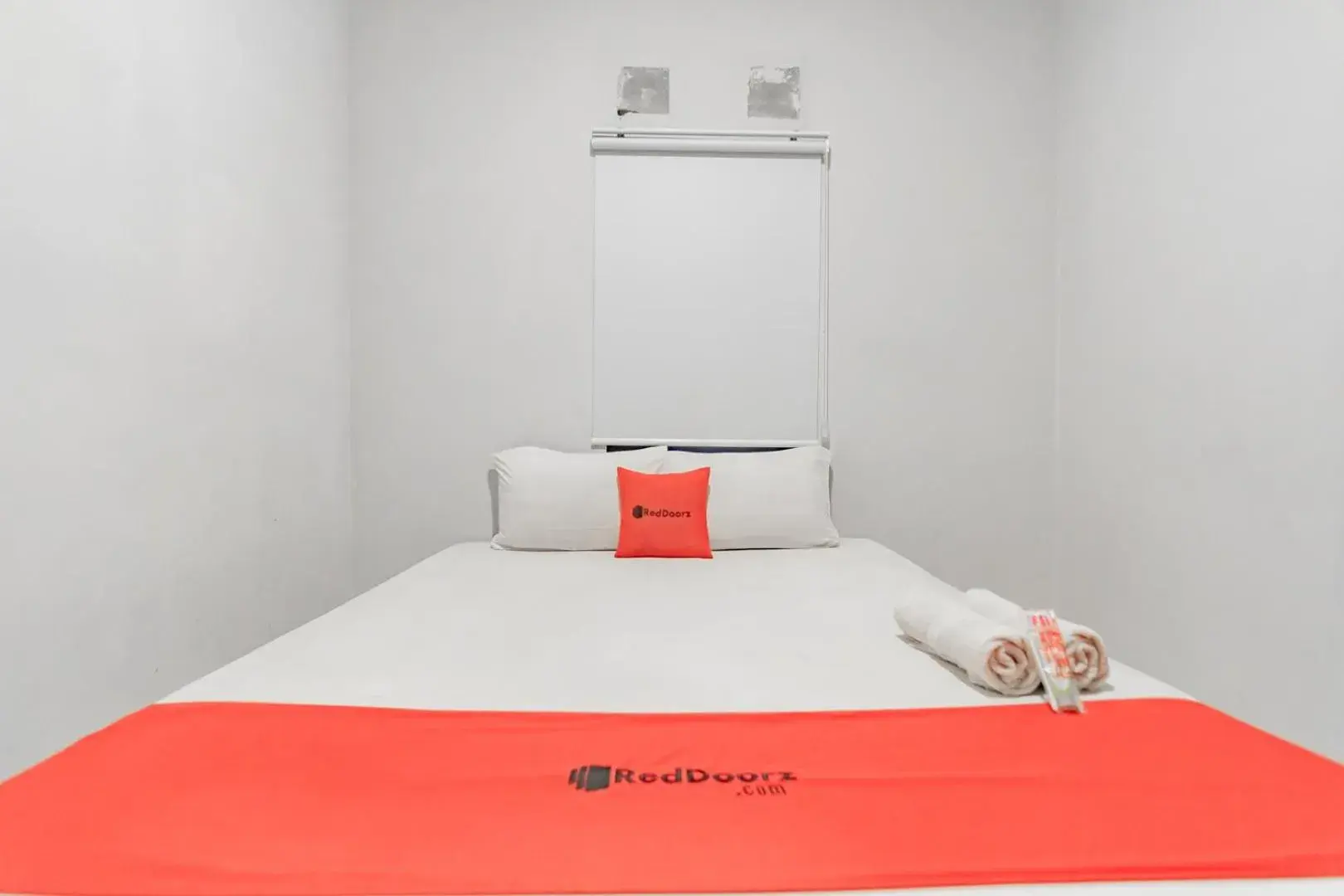 Bedroom, Bed in RedDoorz near Exit Toll Pasteur 4 Bedroom, Bed in RedDoorz near Exit Toll Pasteur 4