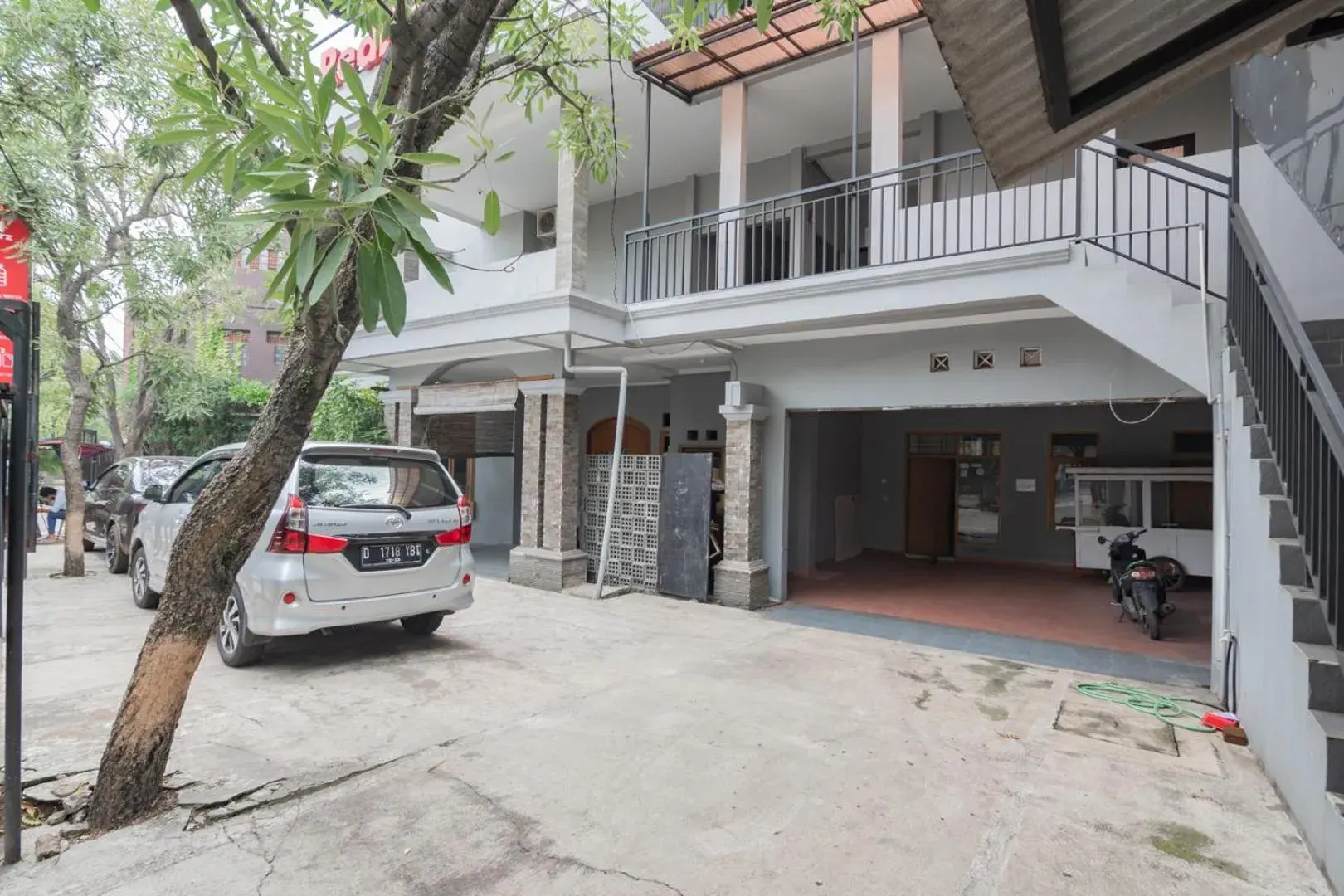 Property building in RedDoorz near Exit Toll Pasteur 4 Property building in RedDoorz near Exit Toll Pasteur 4