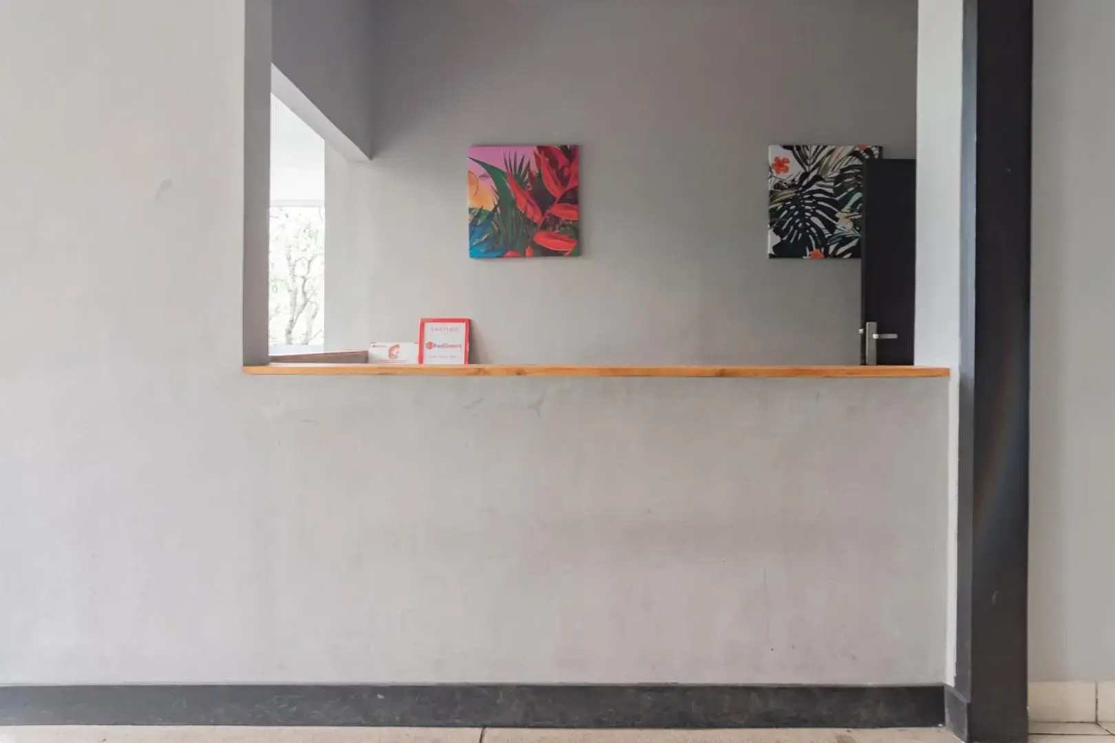 Lobby or reception in RedDoorz near Exit Toll Pasteur 4 Lobby or reception in RedDoorz near Exit Toll Pasteur 4