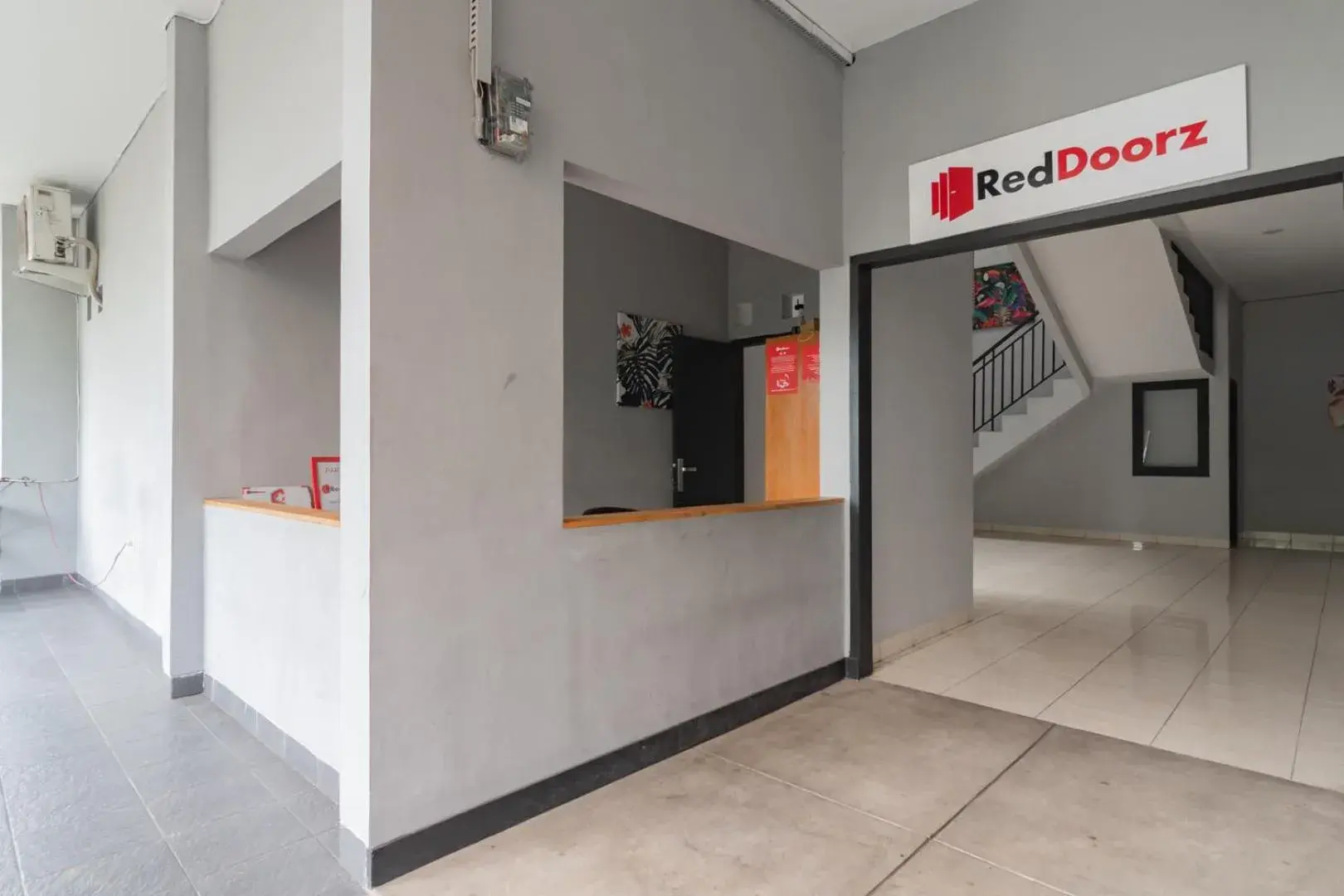 Lobby or reception in RedDoorz near Exit Toll Pasteur 4 Lobby or reception in RedDoorz near Exit Toll Pasteur 4