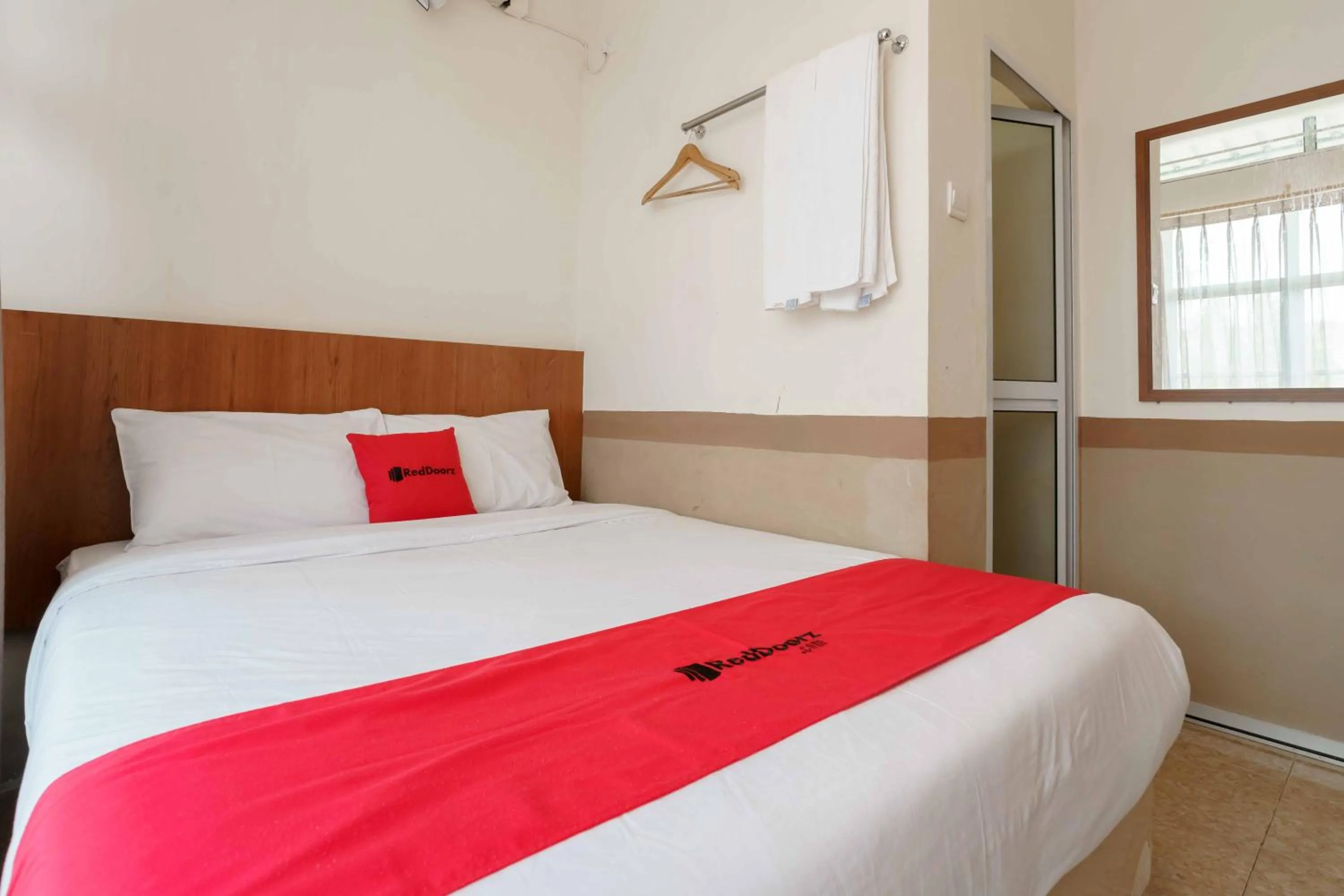 Bed in RedDoorz near Plaza Botania 1 Batam