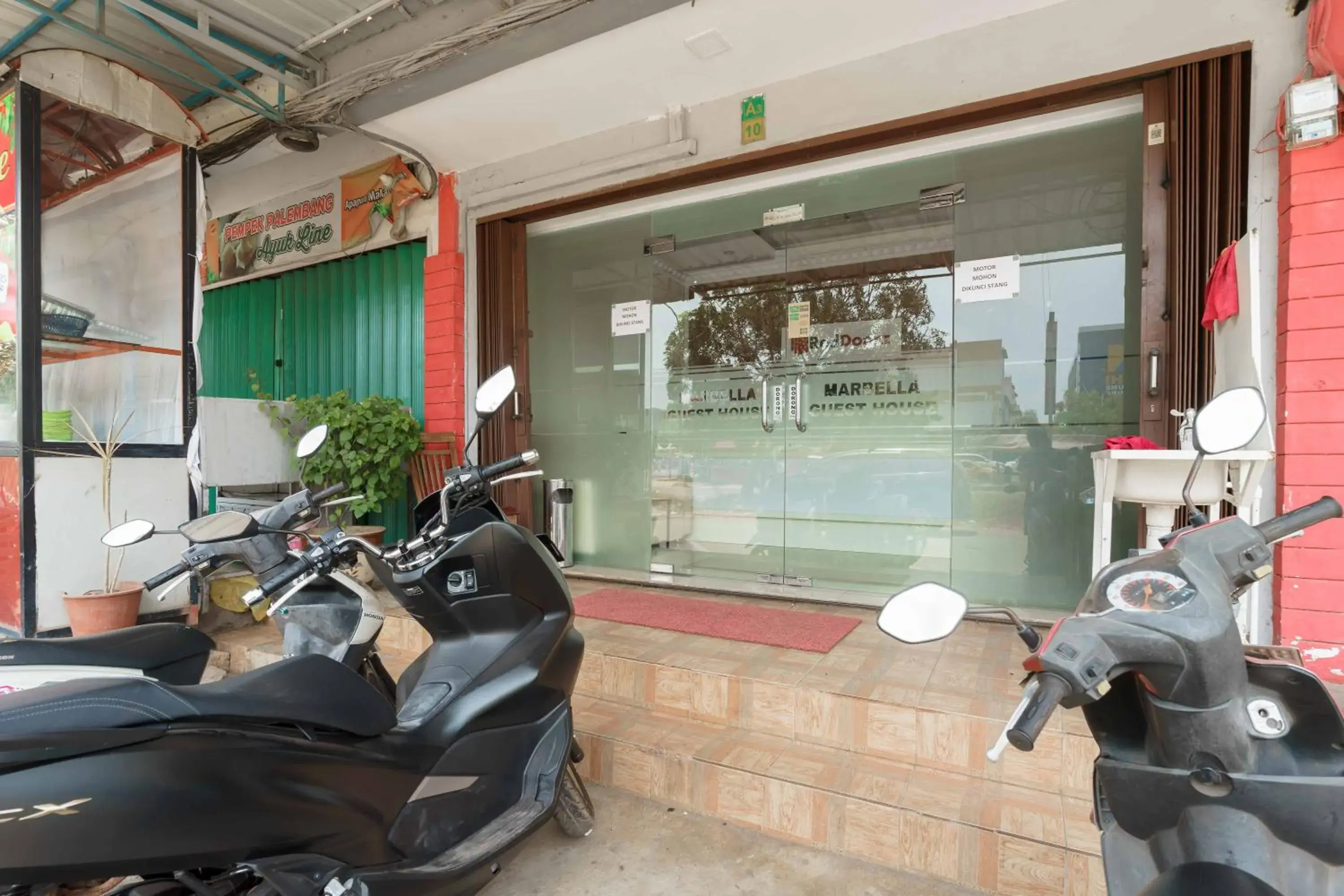 RedDoorz near Plaza Botania 1 Batam RedDoorz near Plaza Botania 1 Batam