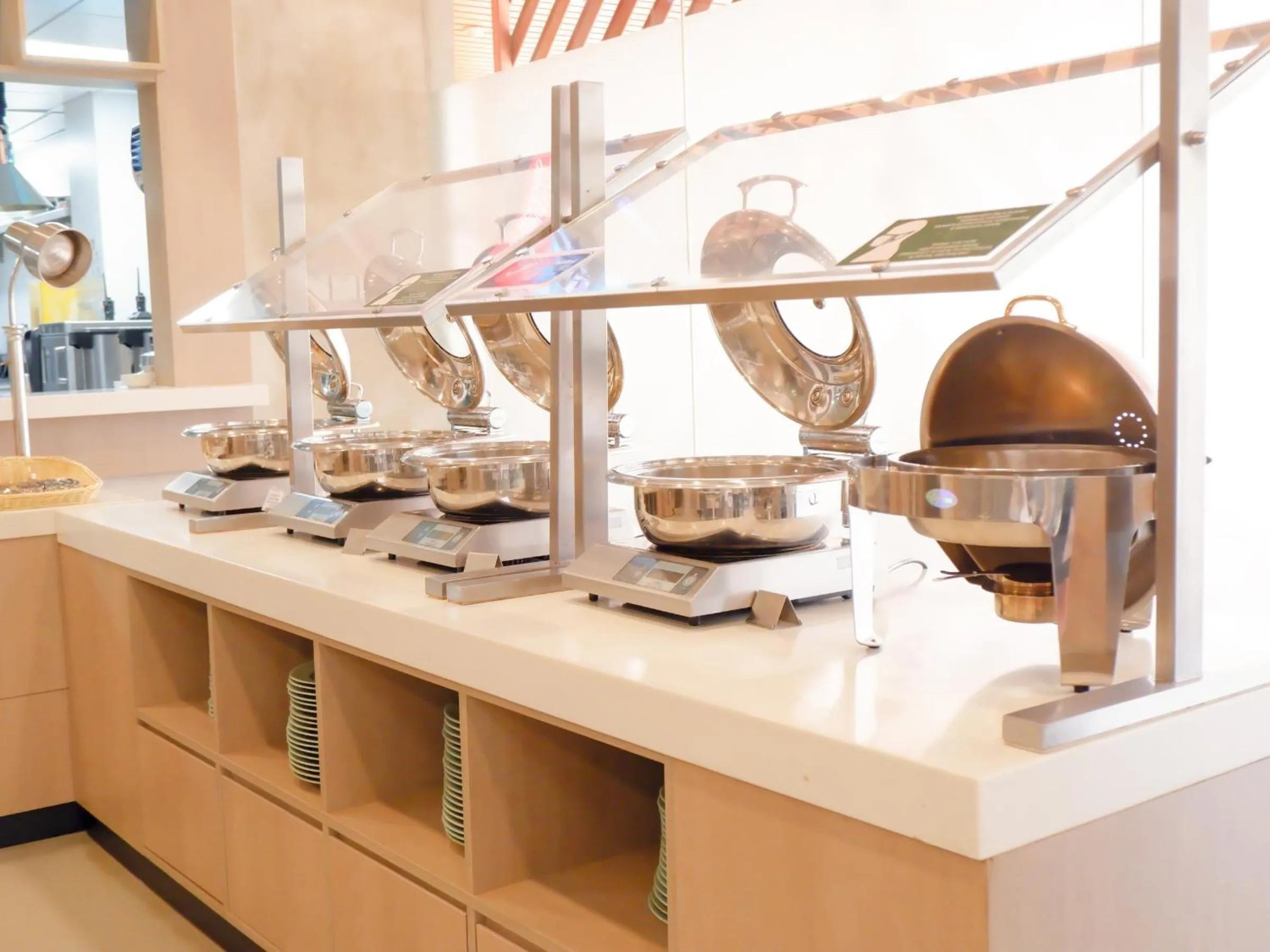 Restaurant/places to eat in Swiss-Belexpress Cilegon