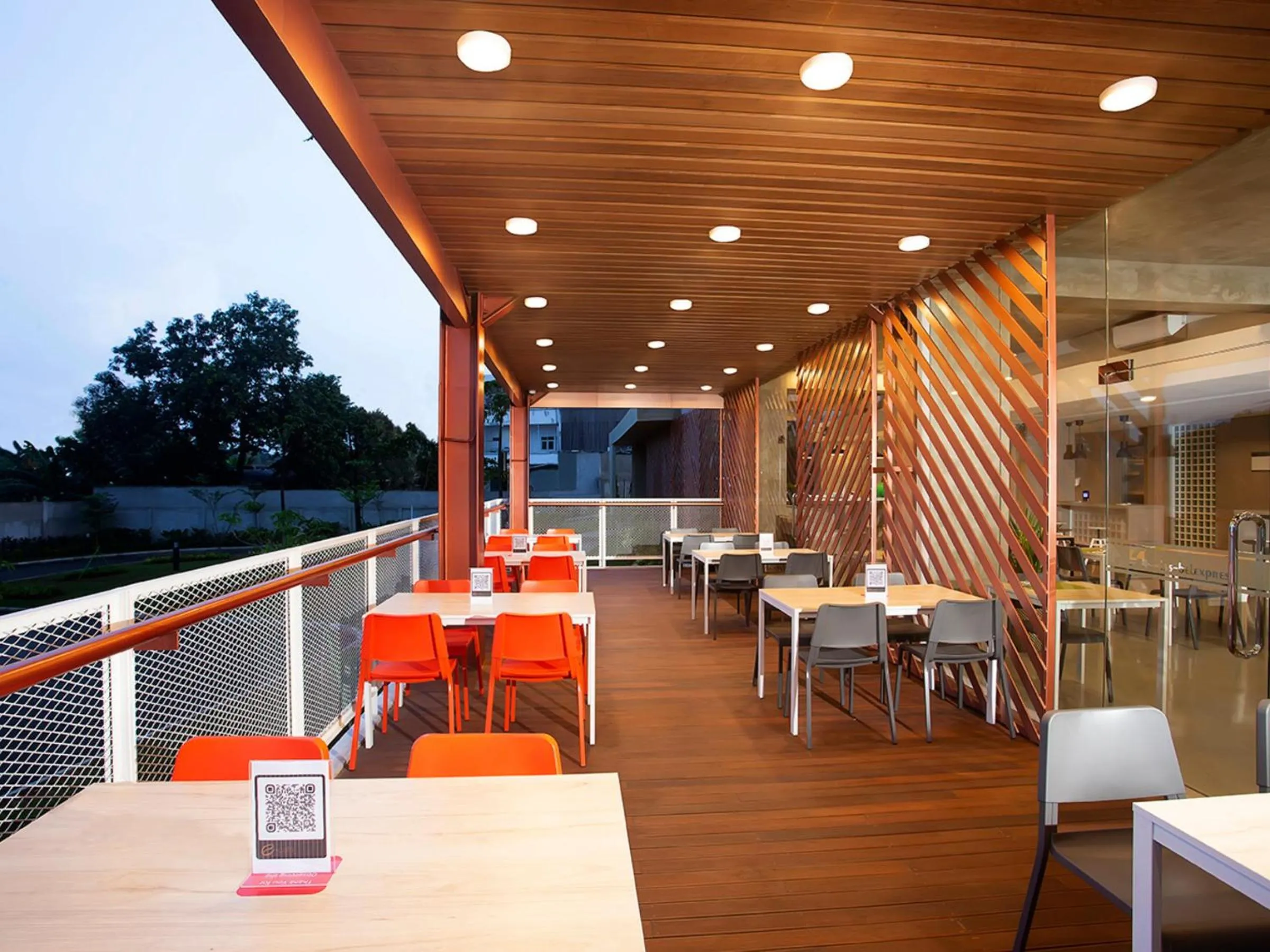 Restaurant/places to eat in Swiss-Belexpress Cilegon