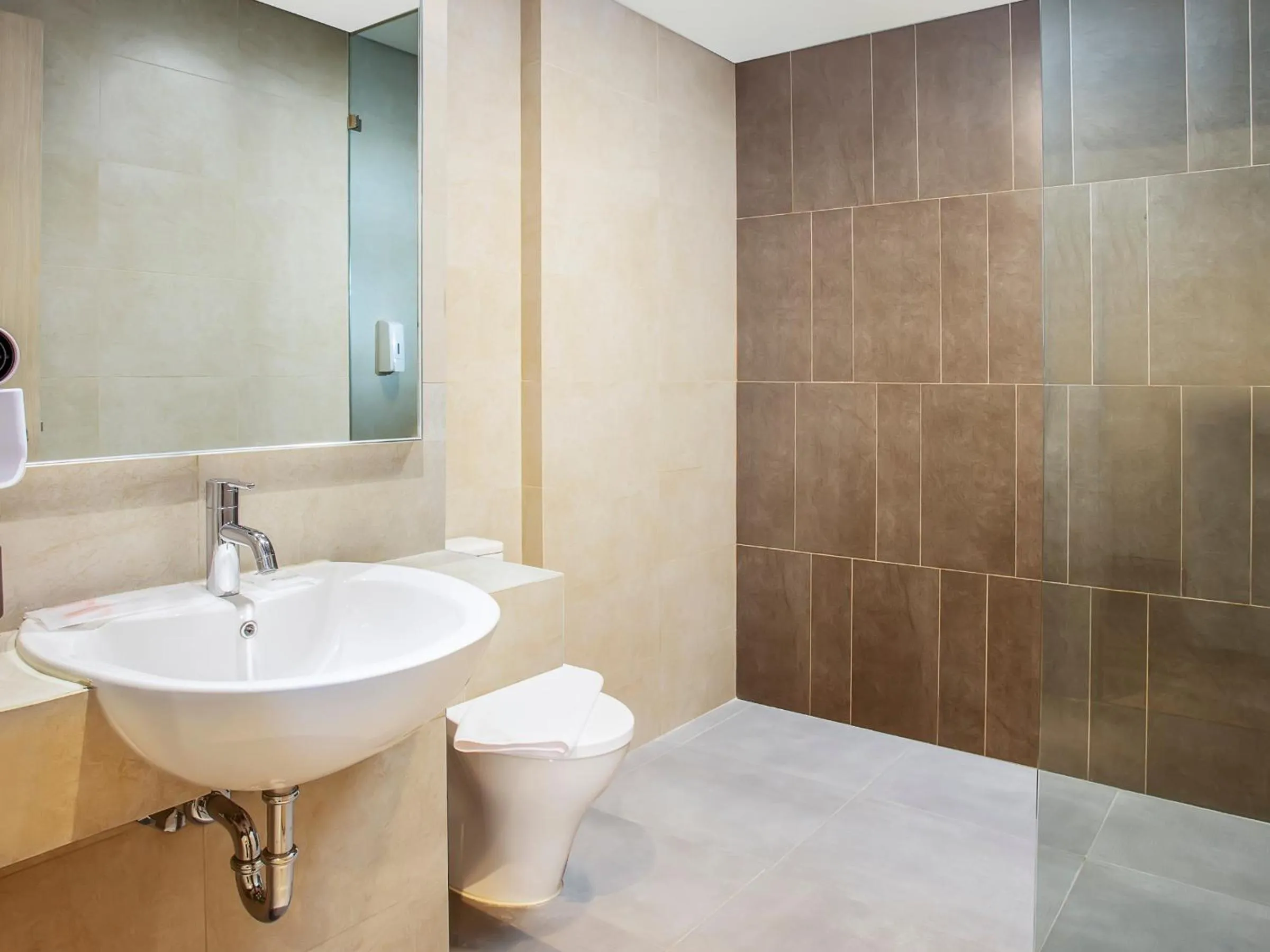 Toilet in Swiss-Belexpress Cilegon