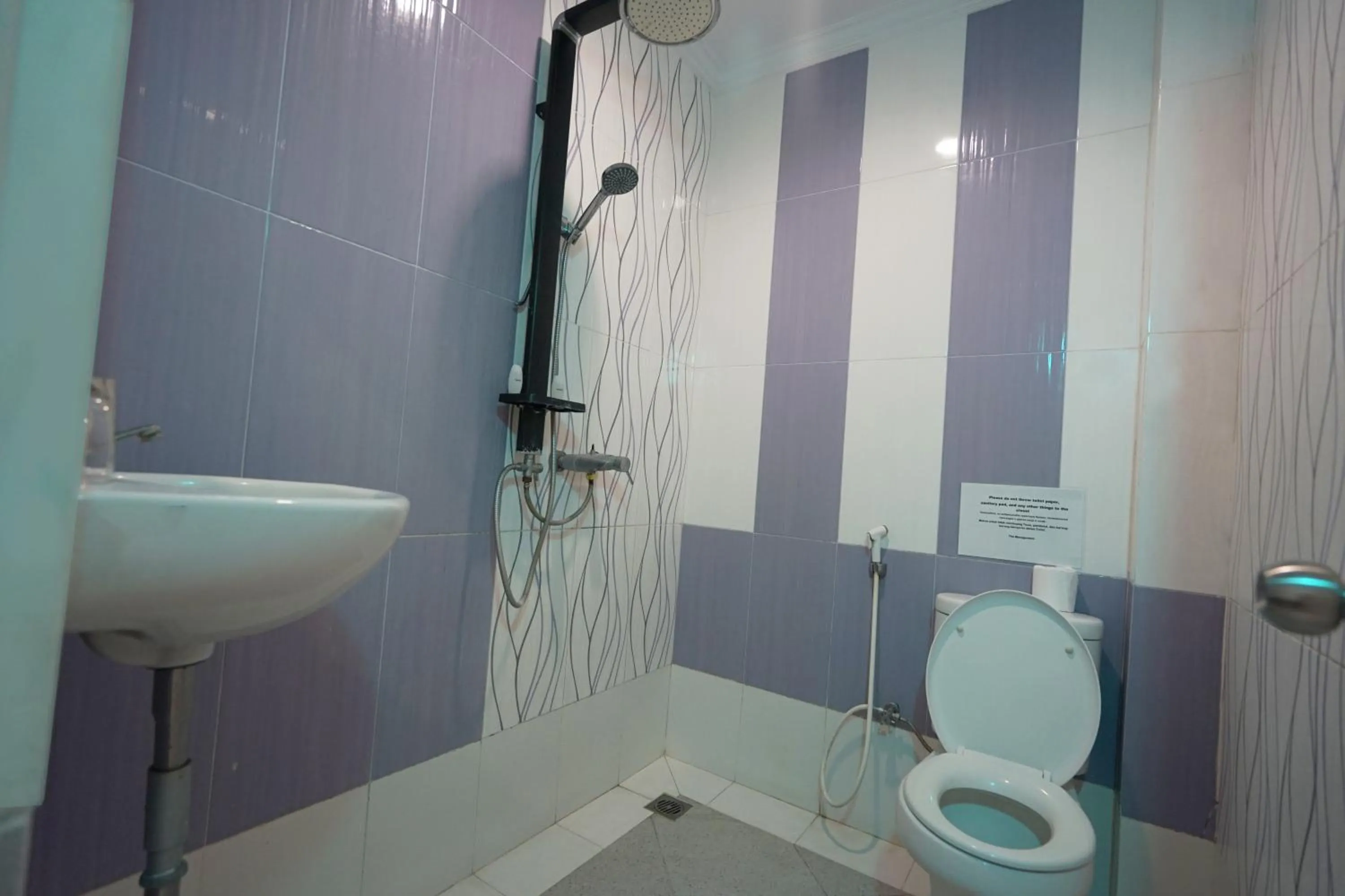 Bathroom in Umah Santi Residence