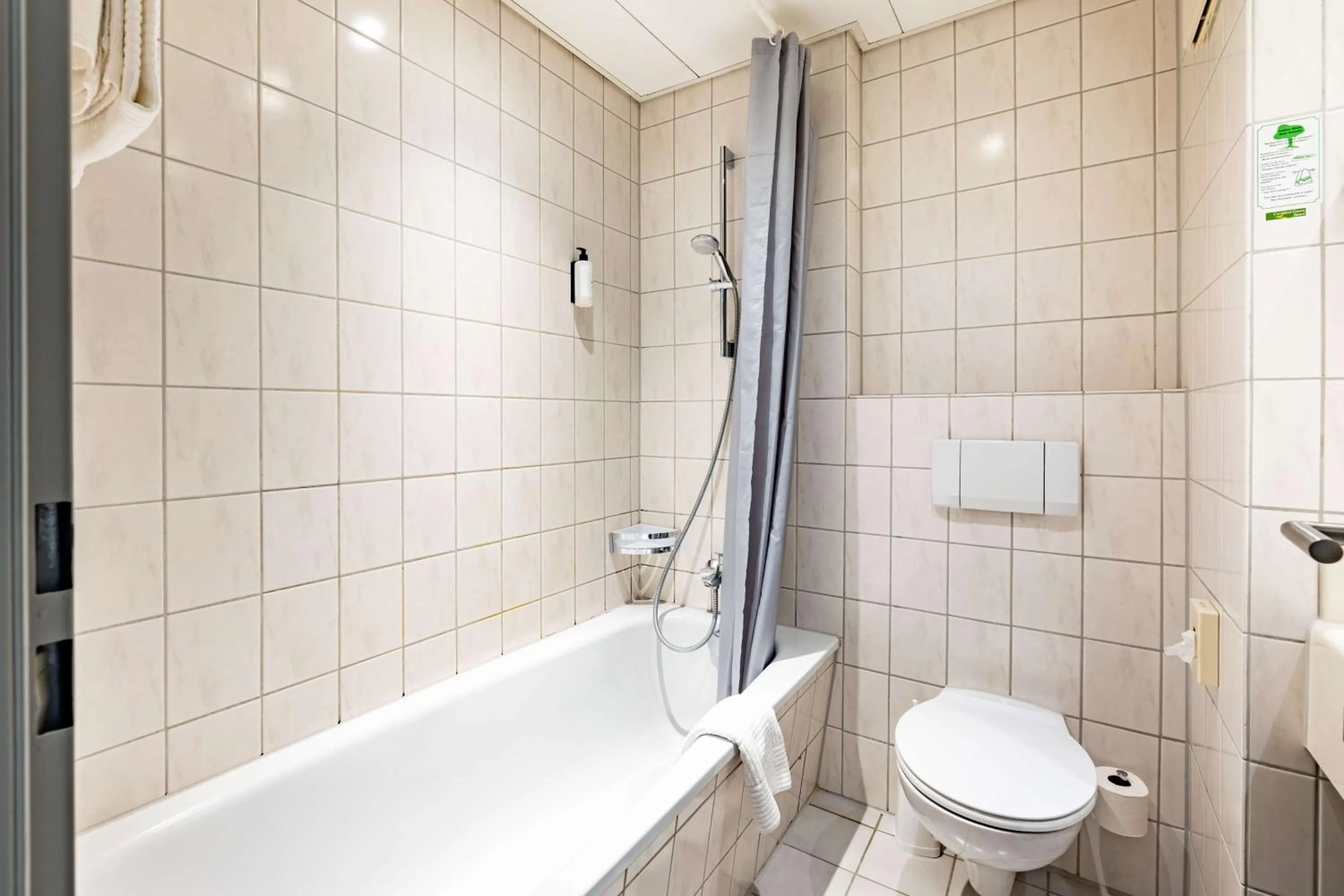 Bathroom in ATLANTIC Hotel Vegesack