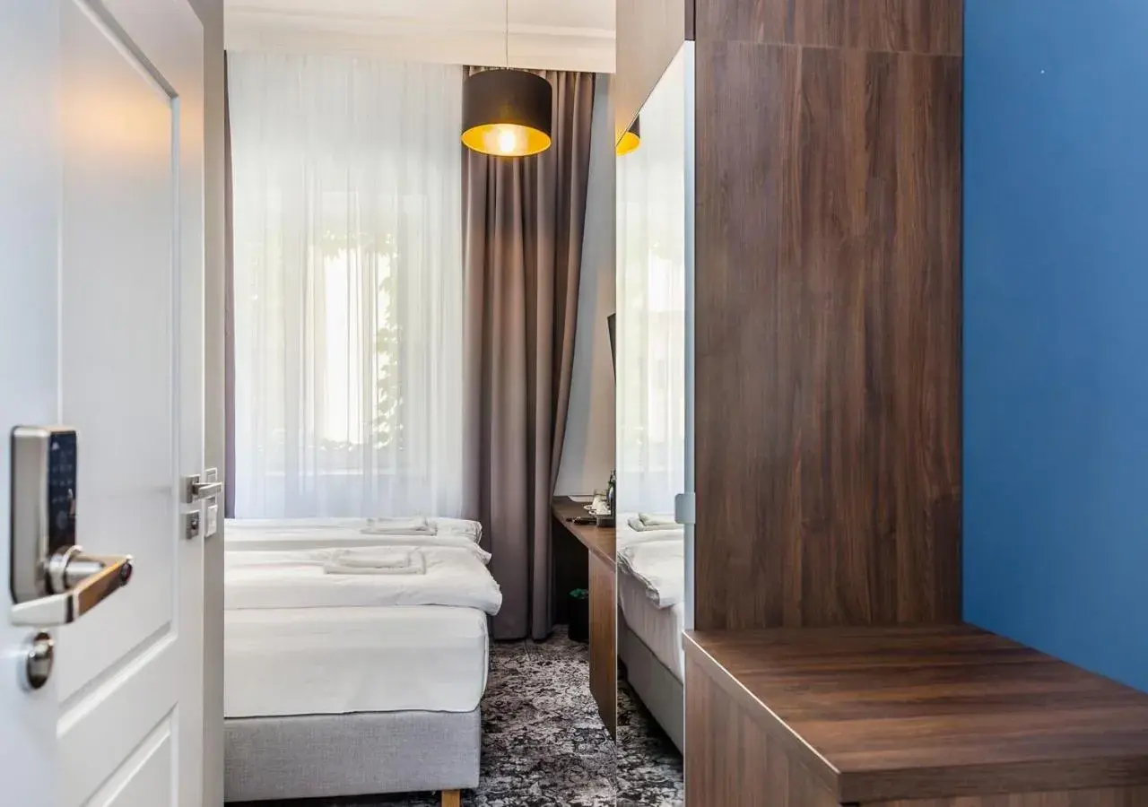 Small Double Room in Aparthotel Cracovia Residence Small Double Room in Aparthotel Cracovia Residence