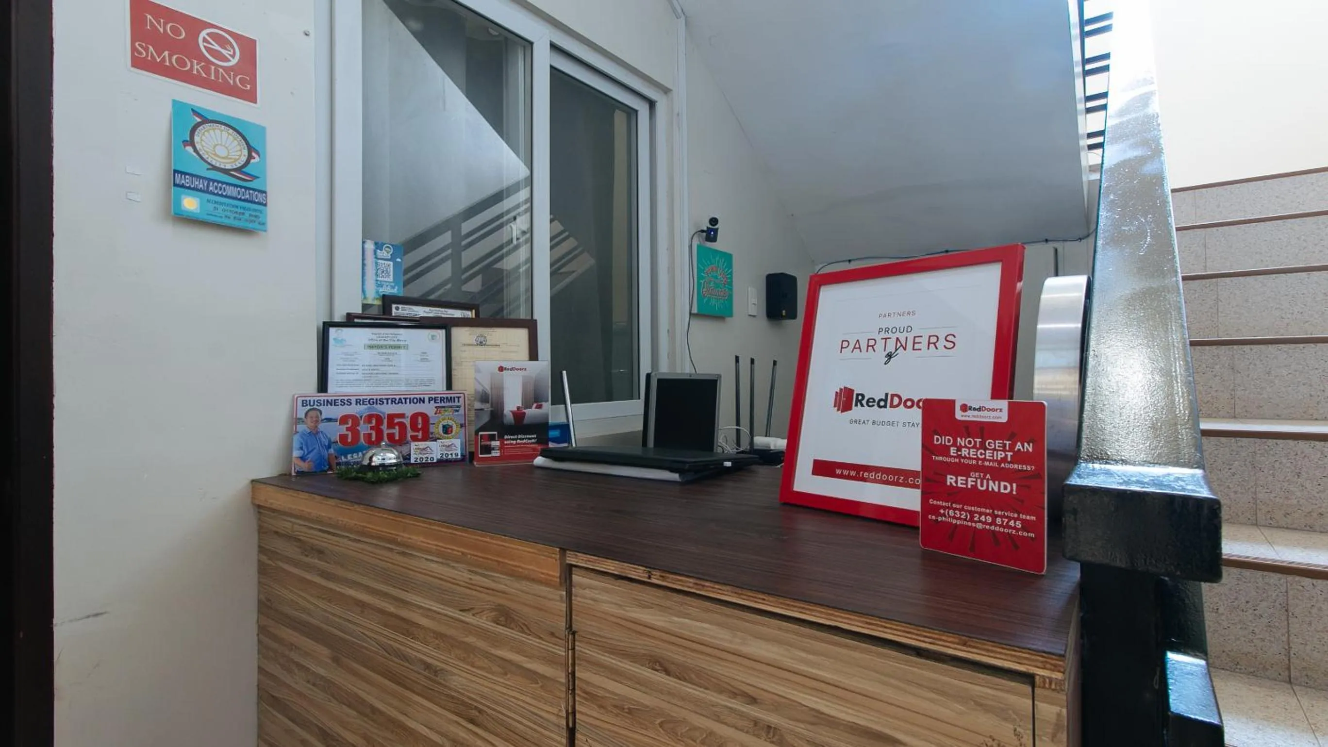 Lobby or reception in RedDoorz @ Golite Washington