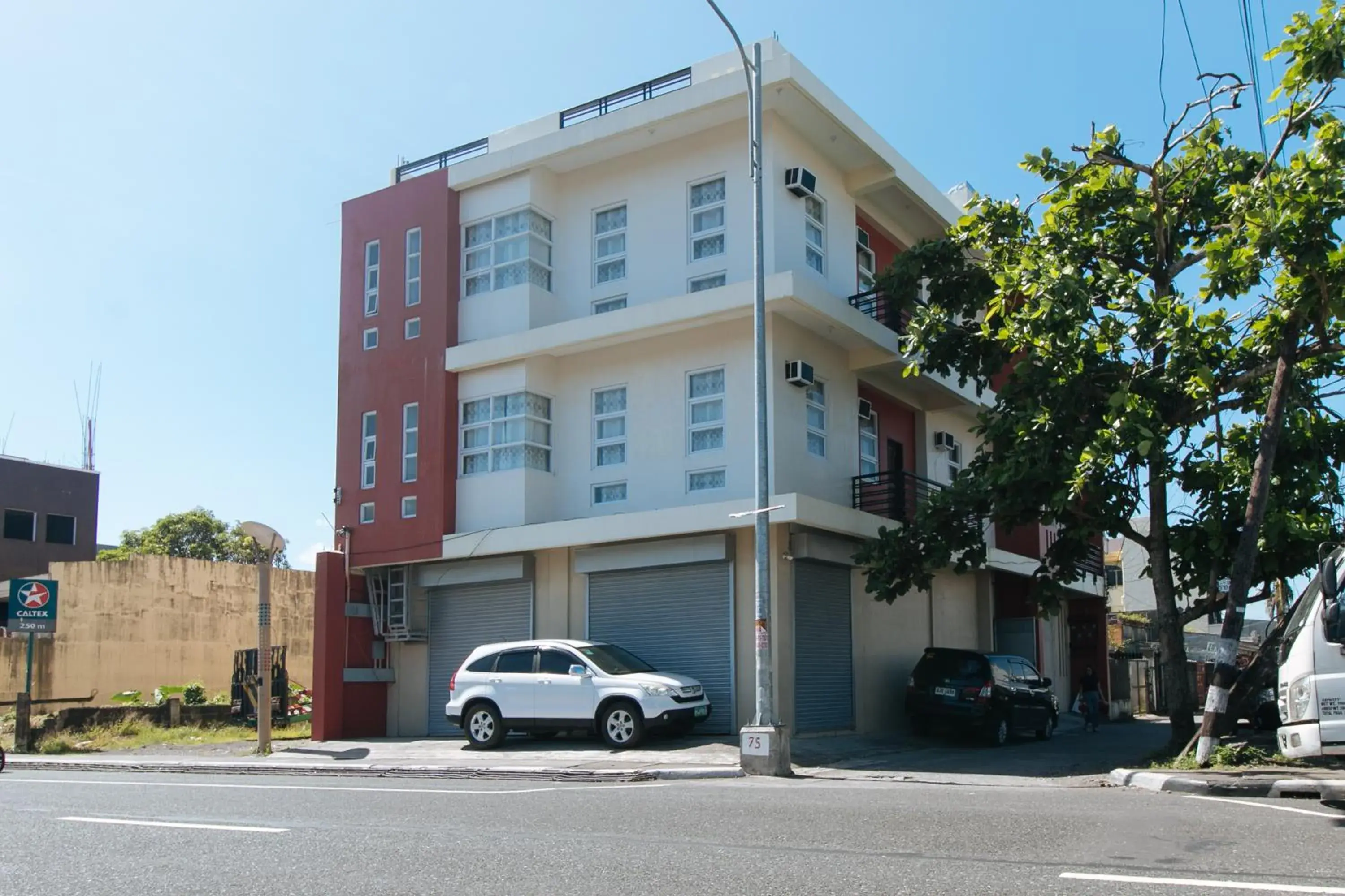 Property building in RedDoorz @ Golite Washington Property building in RedDoorz @ Golite Washington