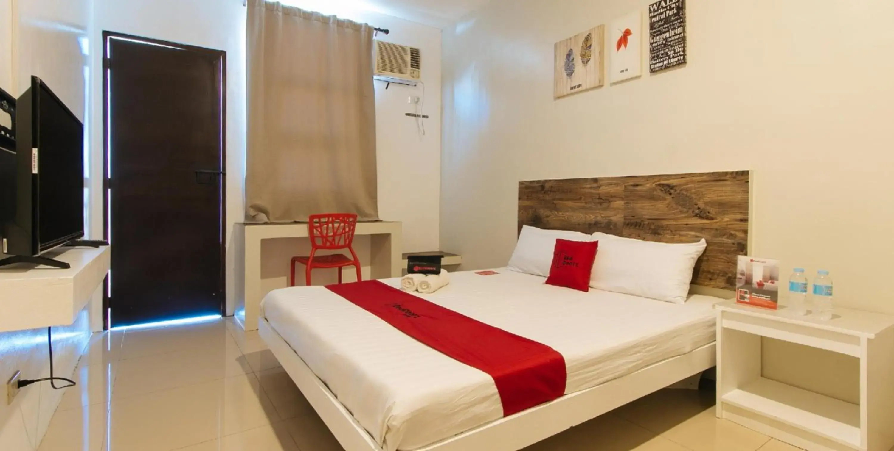 Bed in RedDoorz @ Golite Washington Bed in RedDoorz @ Golite Washington