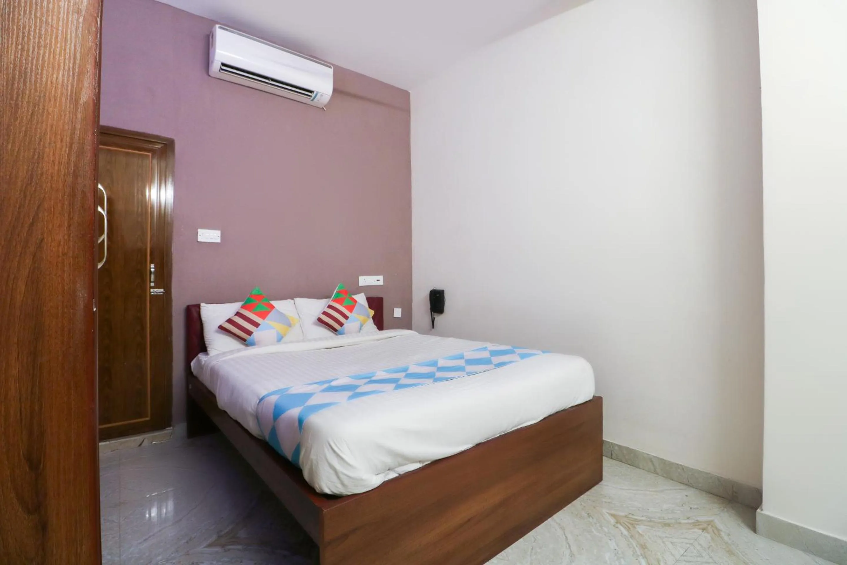 Bedroom, Bed in Super Hotel O Adri Hotels