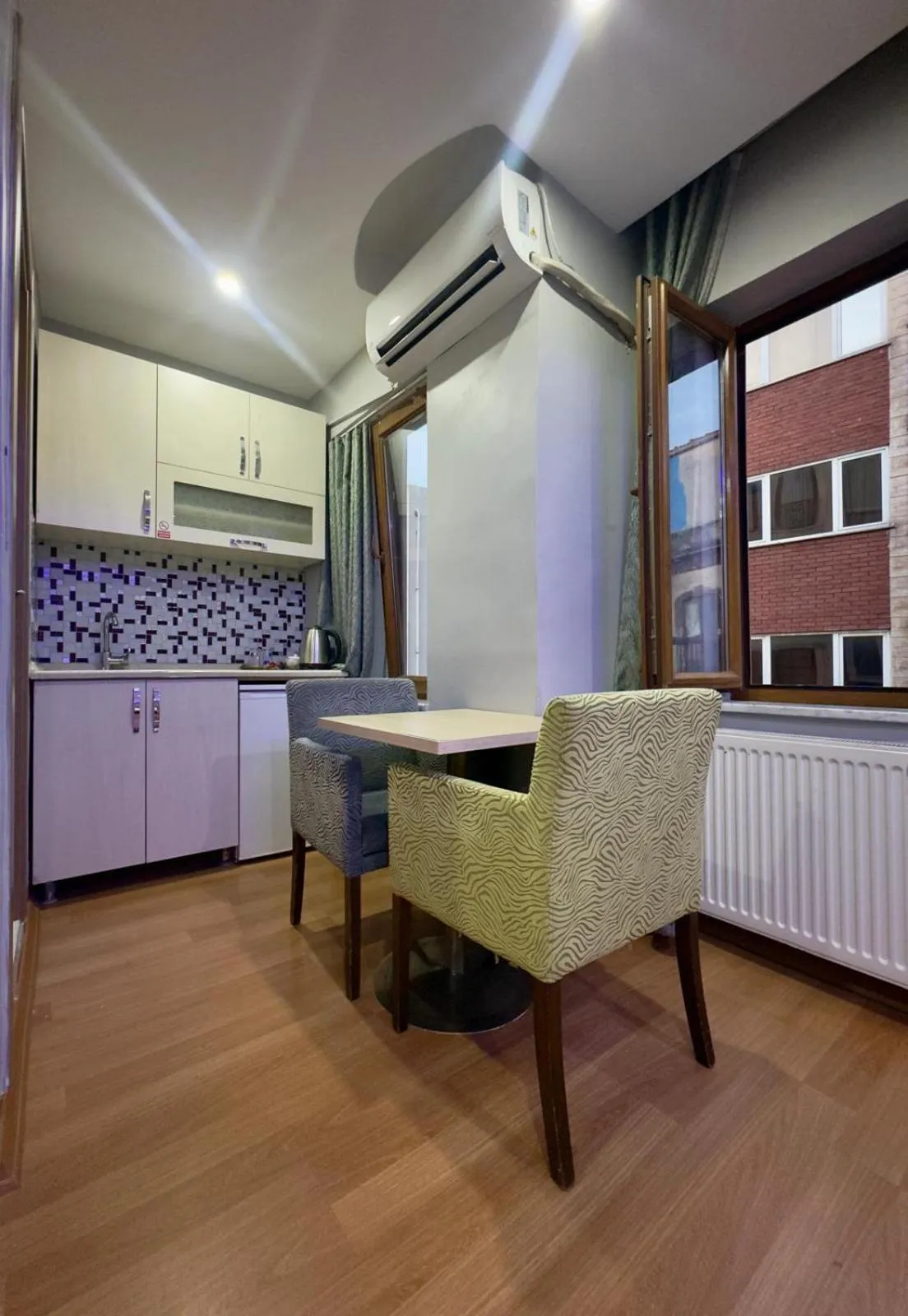 Kitchen or kitchenette in Mitra Downtown Hotel