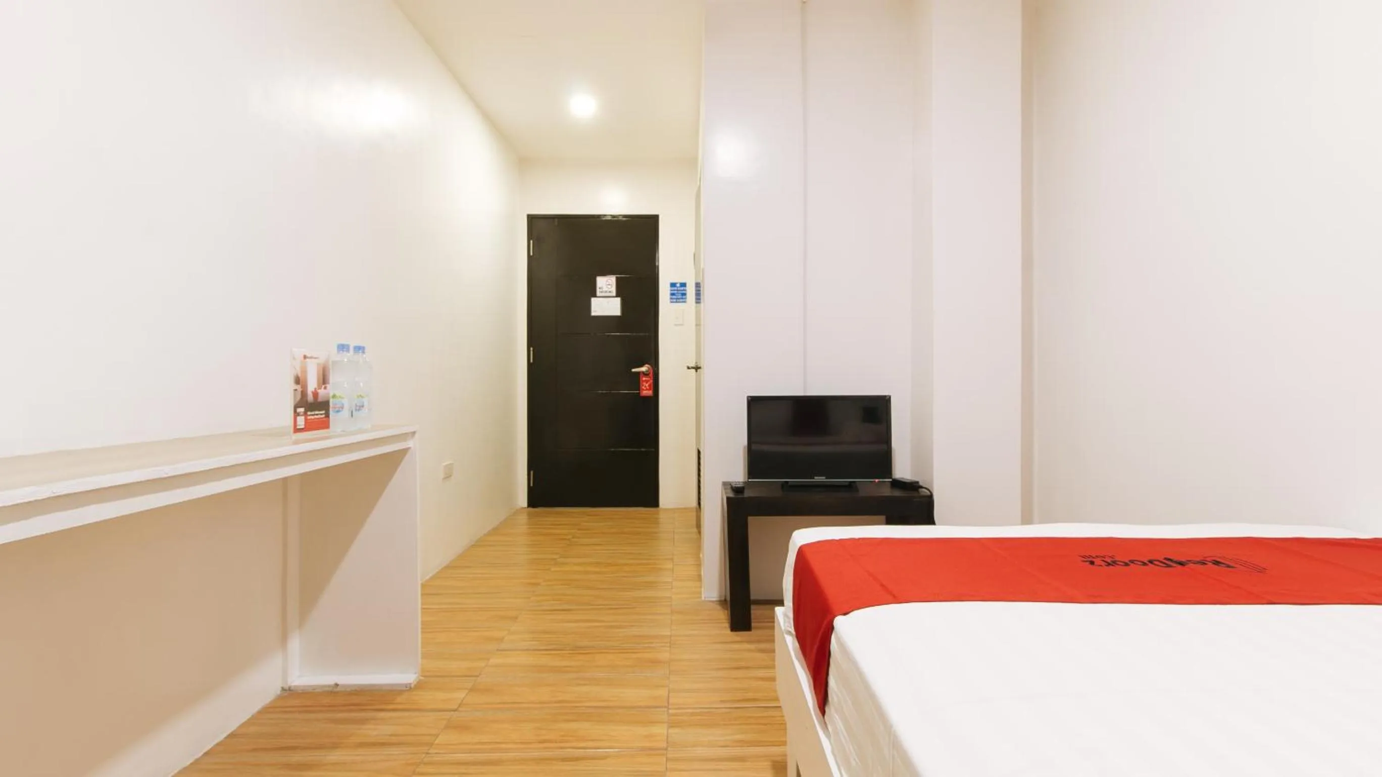 Bed in RedDoorz @ Golite Old Albay