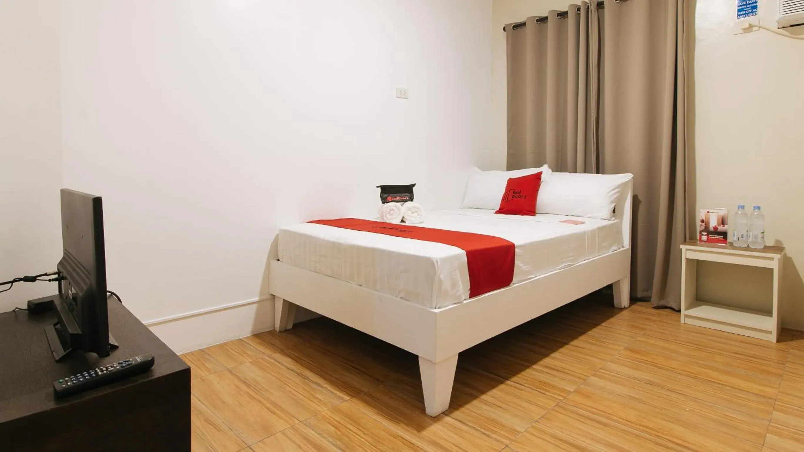 Bed in RedDoorz @ Golite Old Albay Bed in RedDoorz @ Golite Old Albay