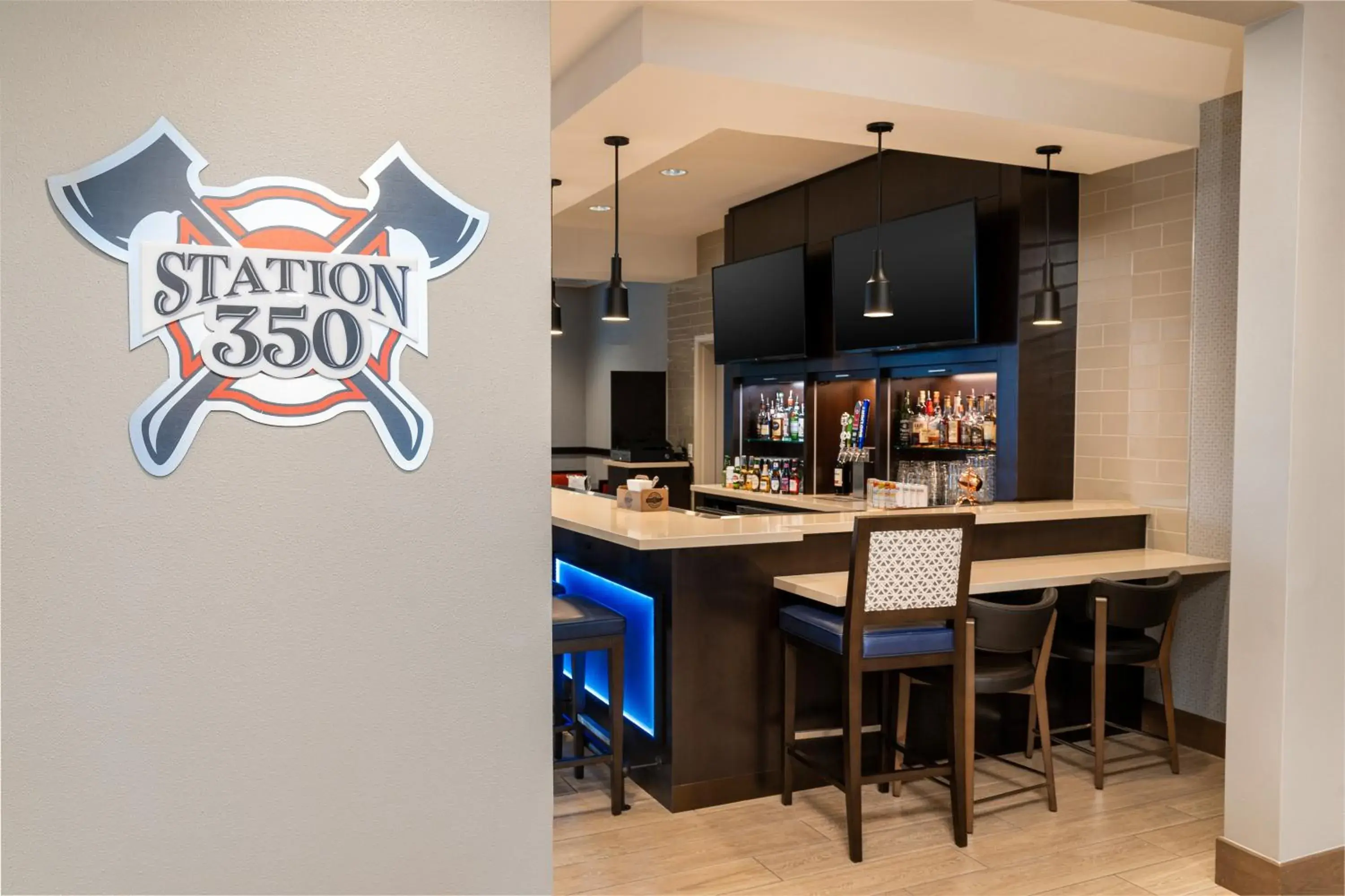 Lounge or bar in Staybridge Suites - Nashville - Vanderbilt by IHG Lounge or bar in Staybridge Suites - Nashville - Vanderbilt by IHG