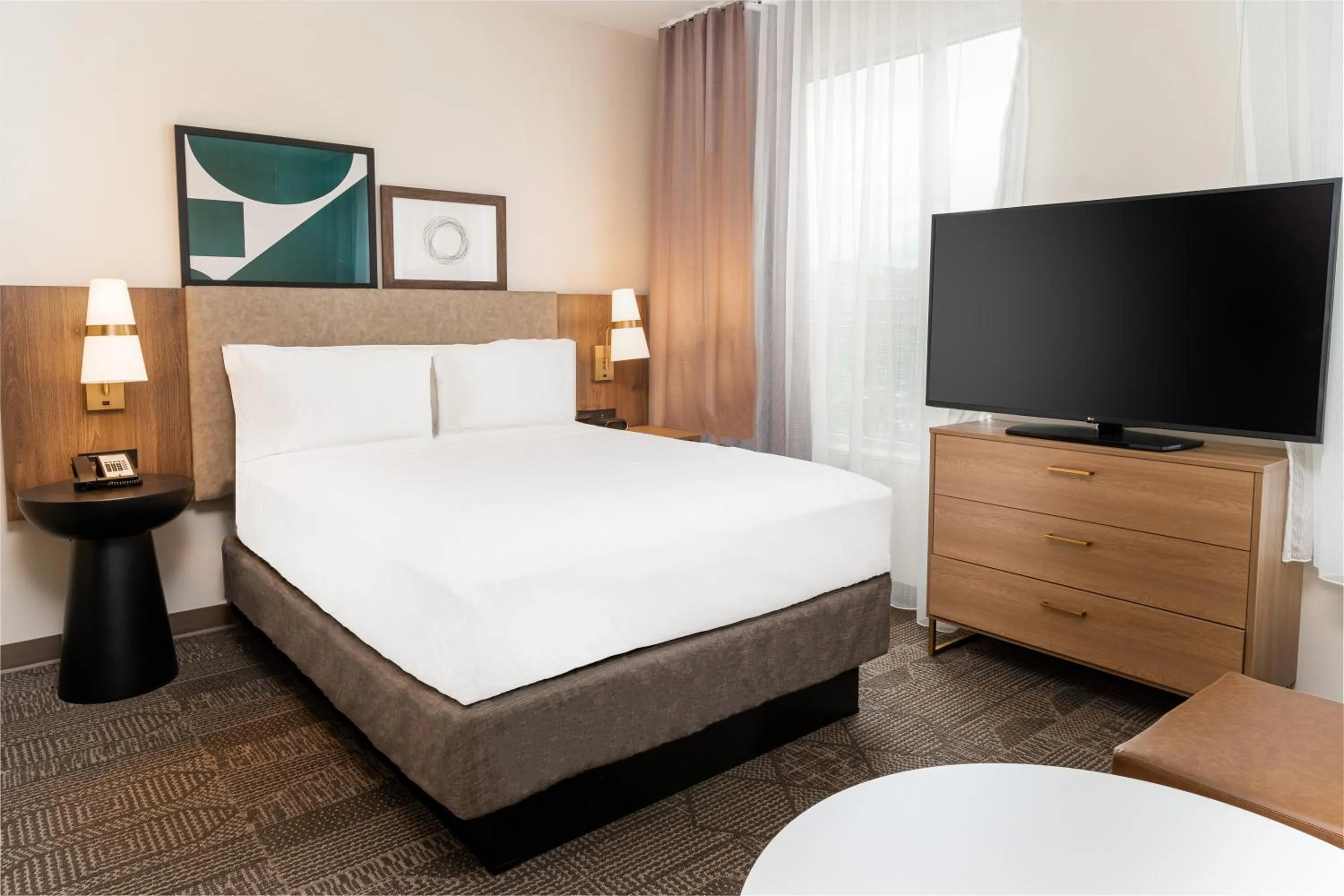 Bed in Staybridge Suites - Nashville - Vanderbilt by IHG