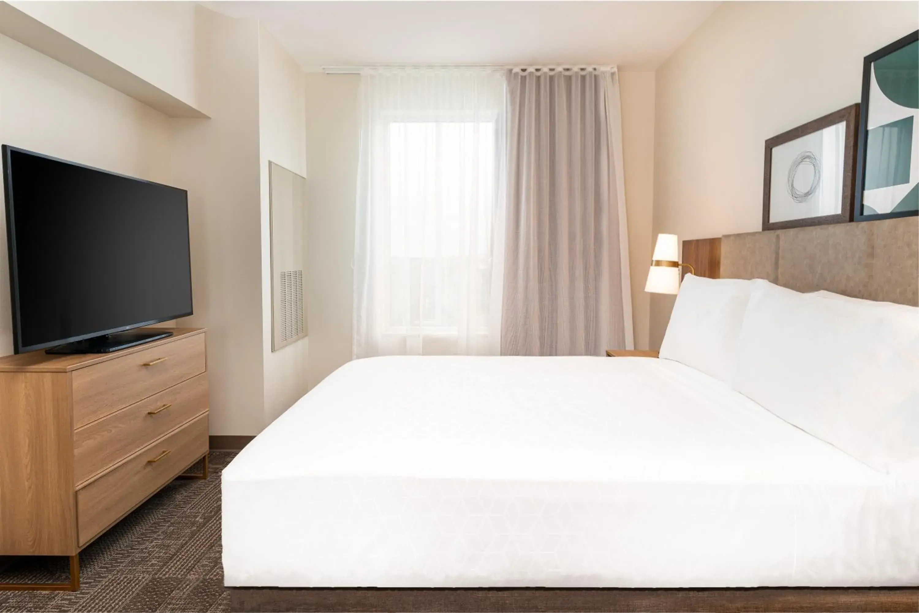 Bed in Staybridge Suites - Nashville - Vanderbilt by IHG Bed in Staybridge Suites - Nashville - Vanderbilt by IHG