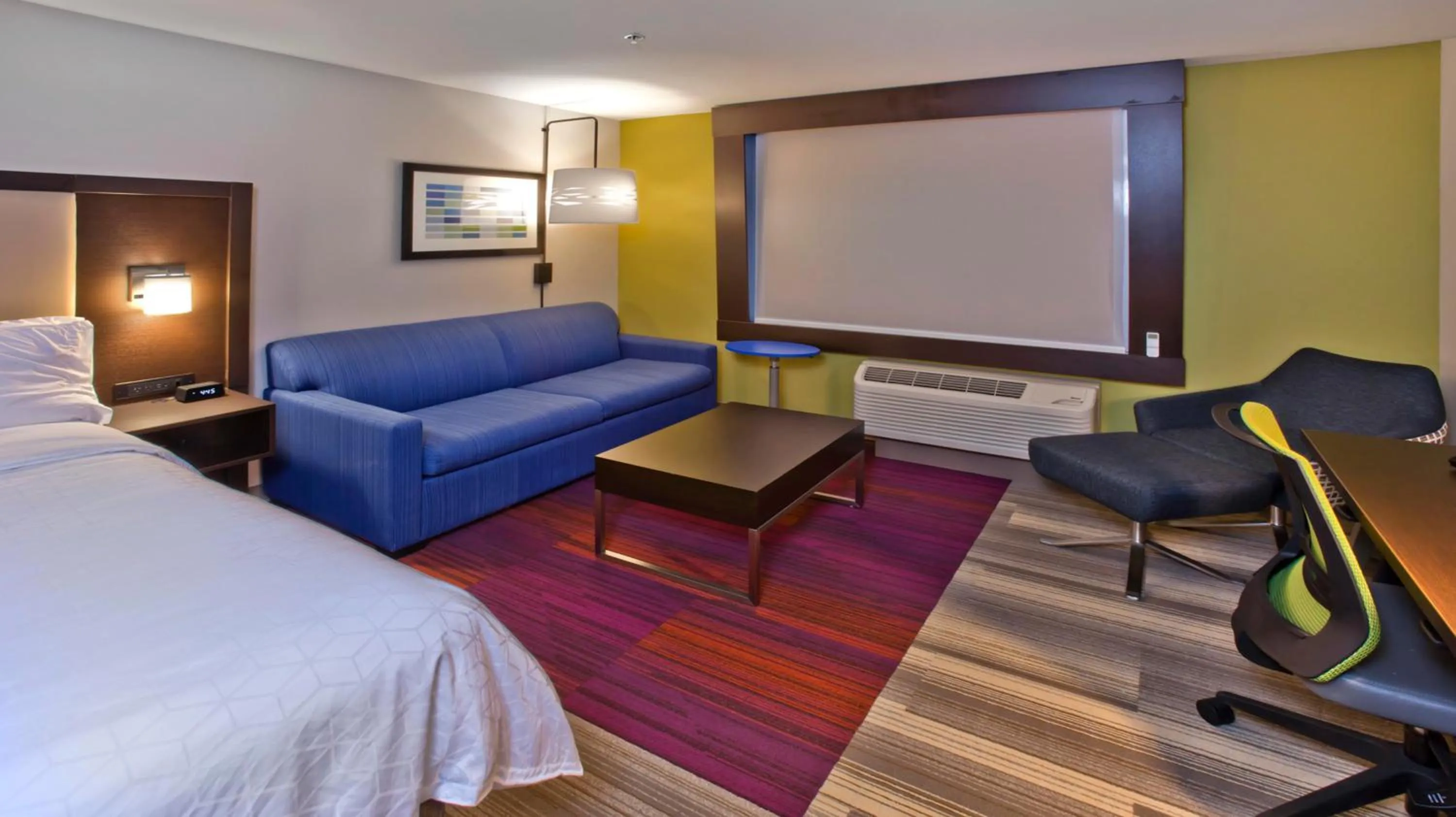Photo of the whole room, Seating Area in Holiday Inn Express and Suites Green River