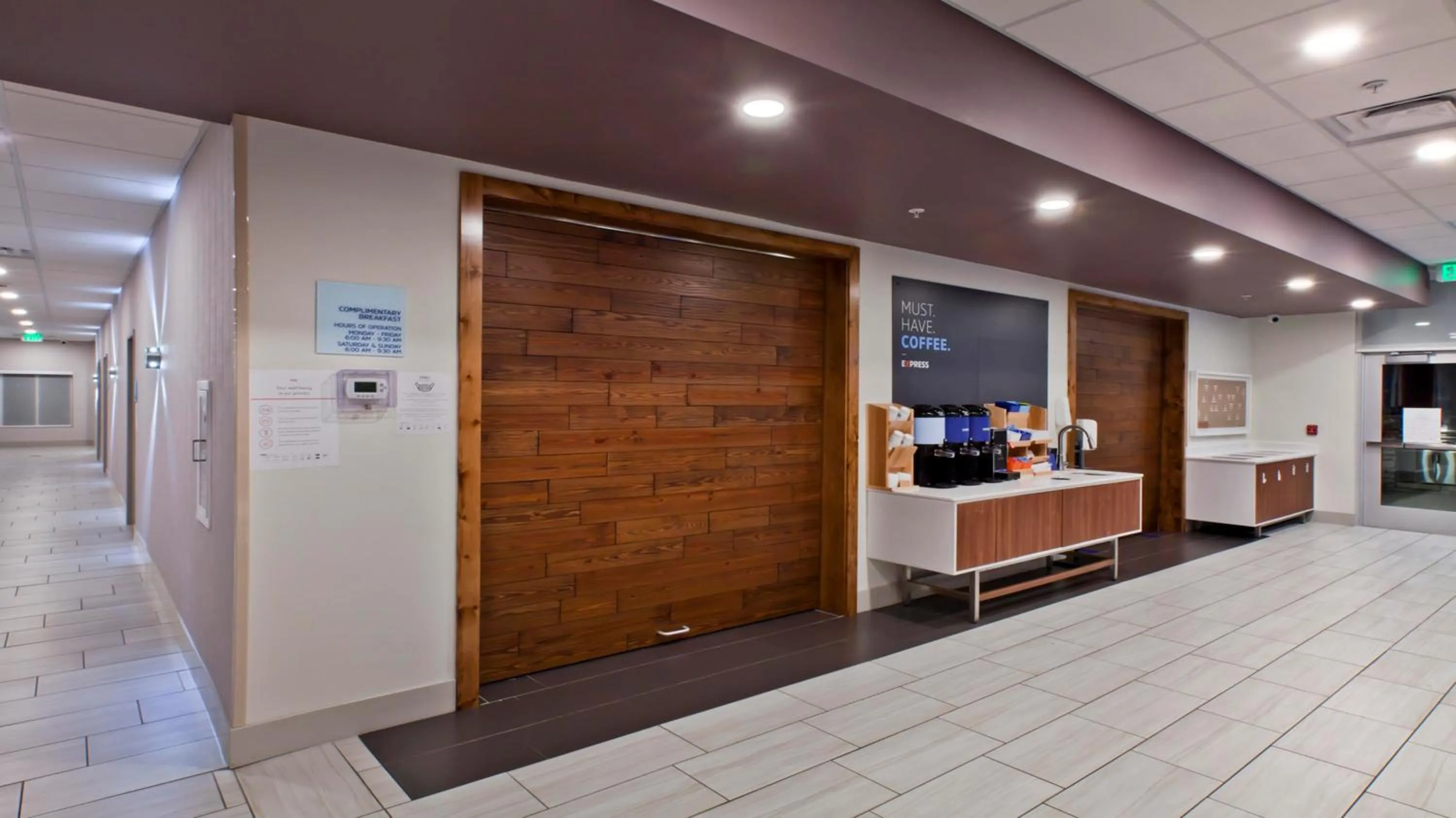 Breakfast in Holiday Inn Express and Suites Green River