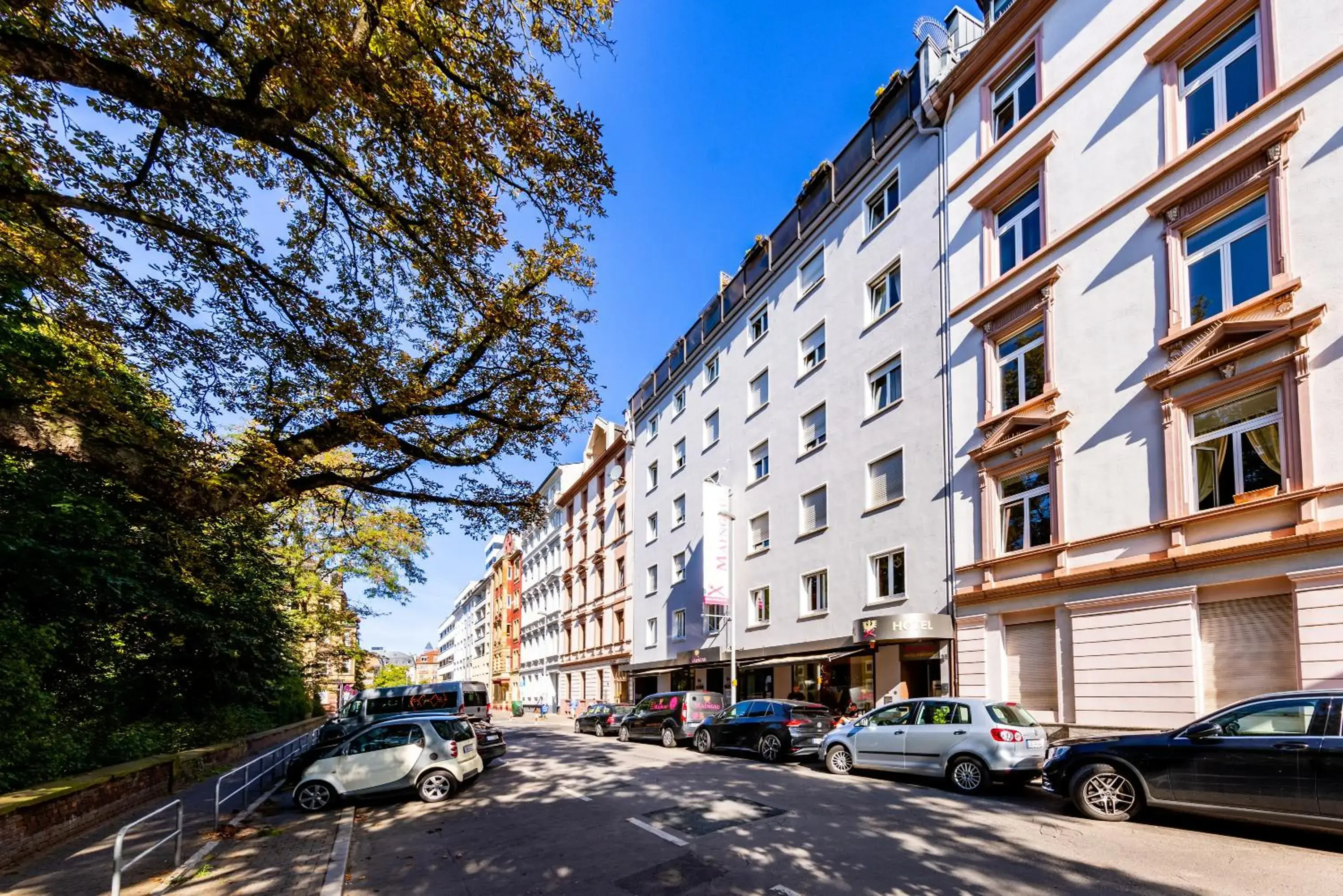 Property building in Maingau Hotel Property building in Maingau Hotel