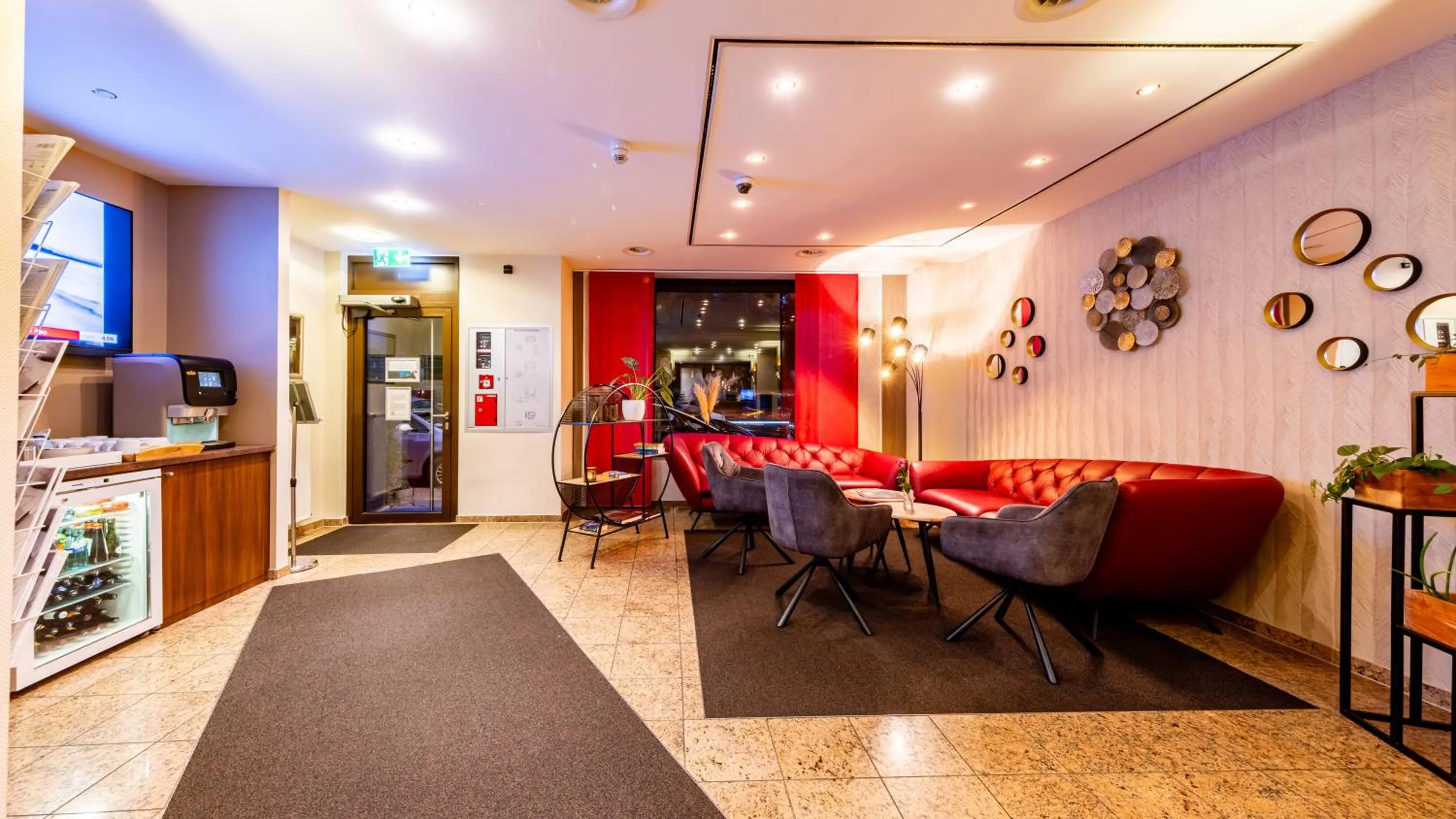 Lobby or reception in Maingau Hotel