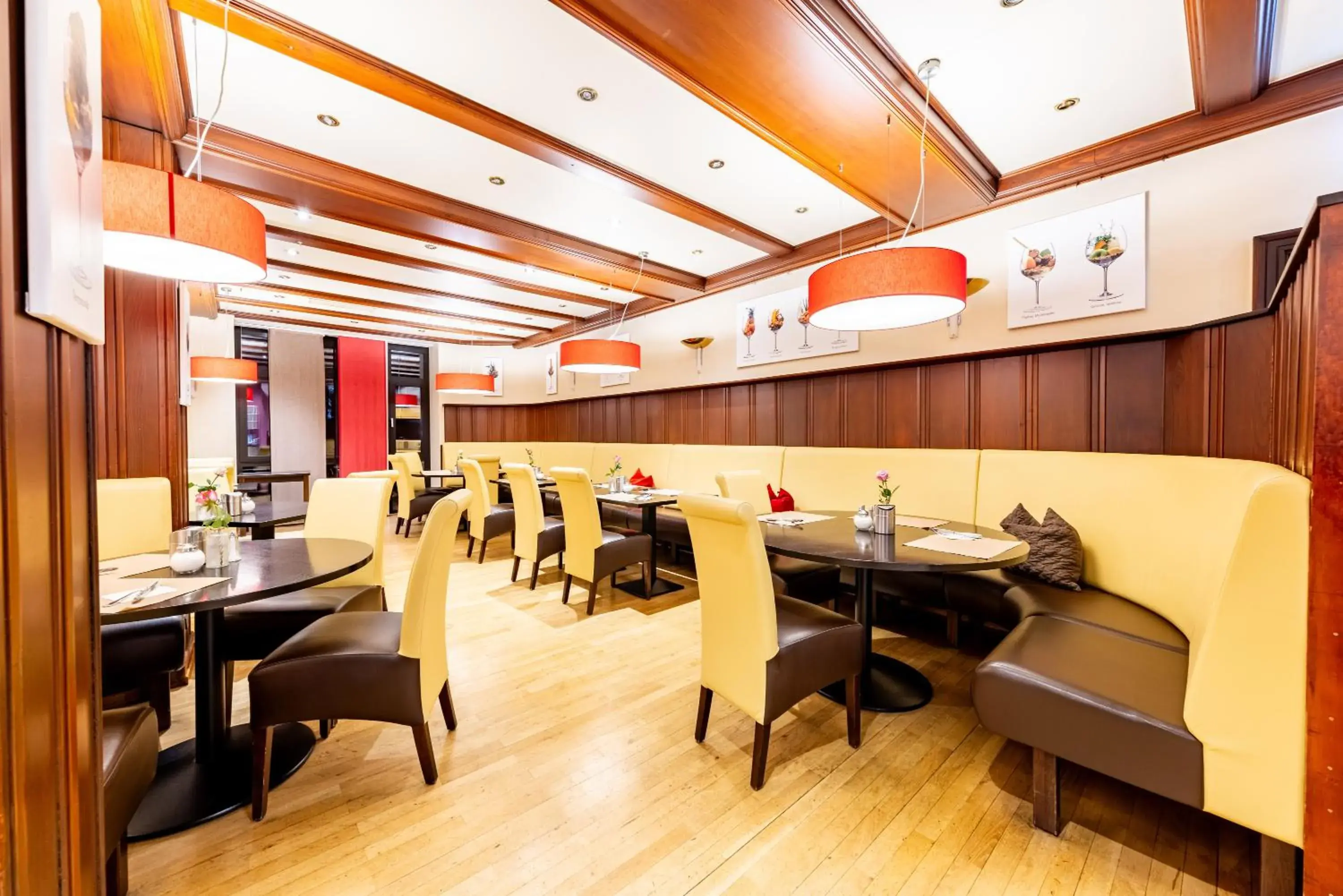 Restaurant/places to eat in Maingau Hotel Restaurant/places to eat in Maingau Hotel